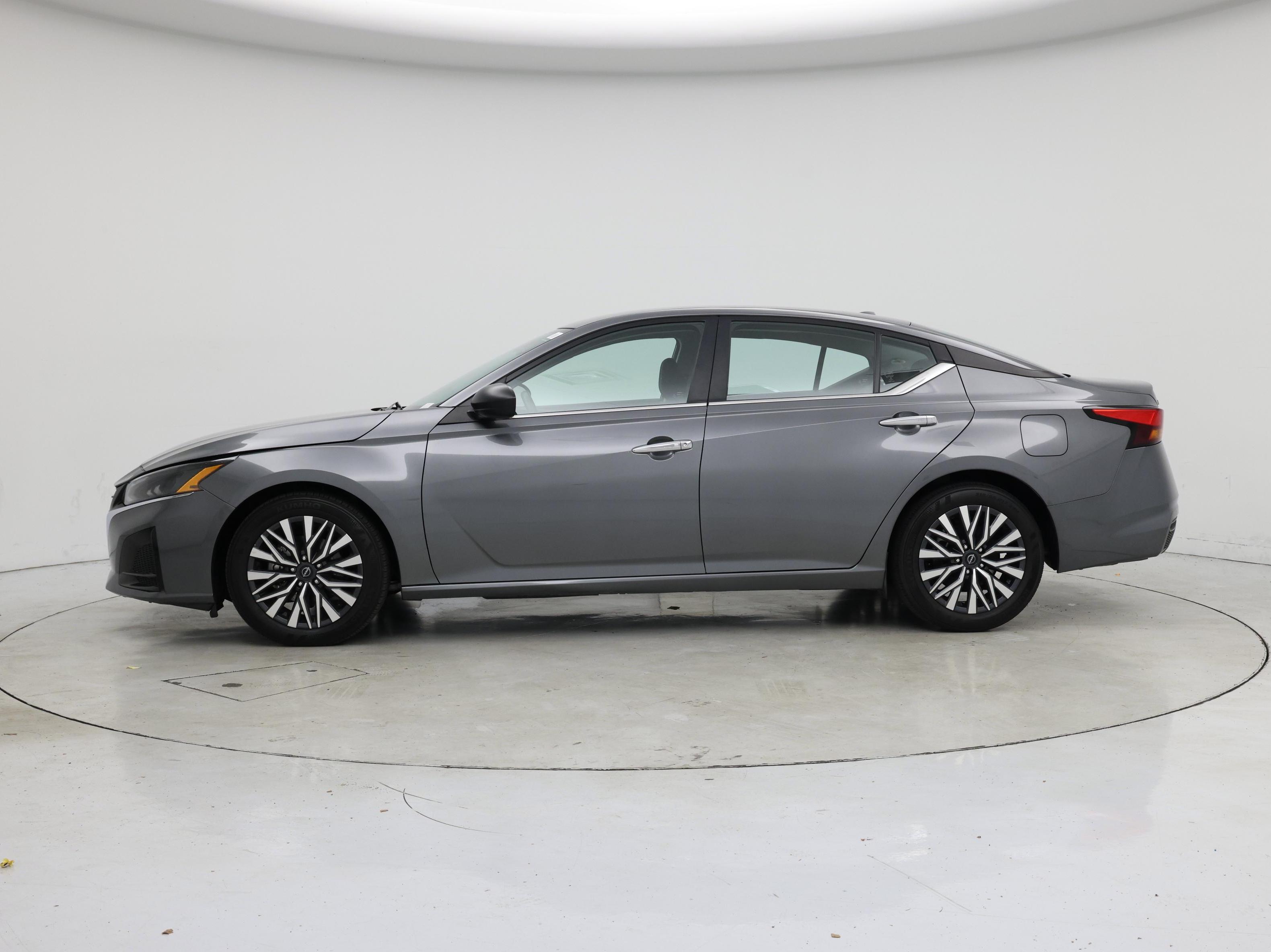 Thumbnail: 2024 Nissan Altima - 3