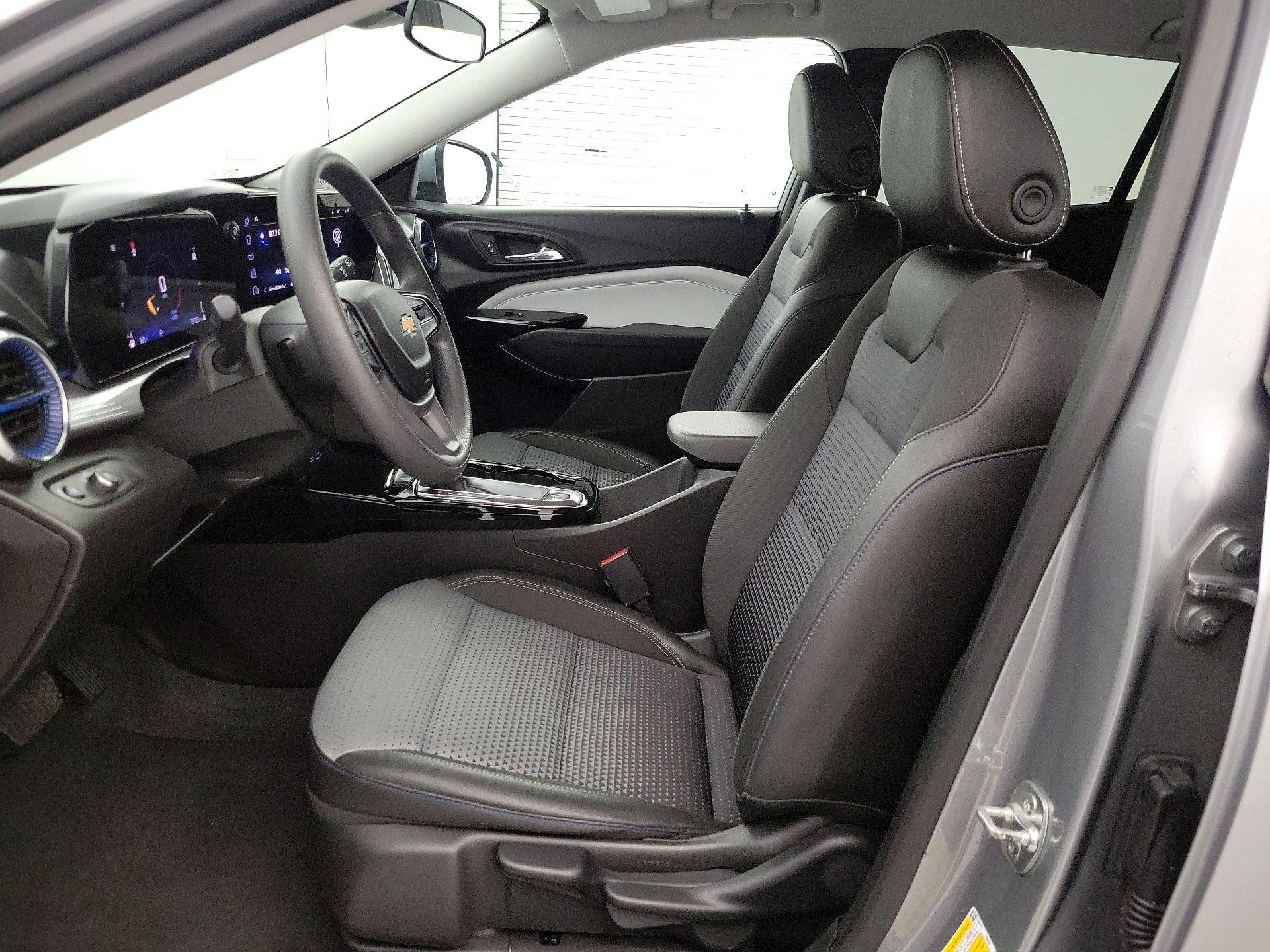 Thumbnail: 2025 Chevrolet Trax - 11