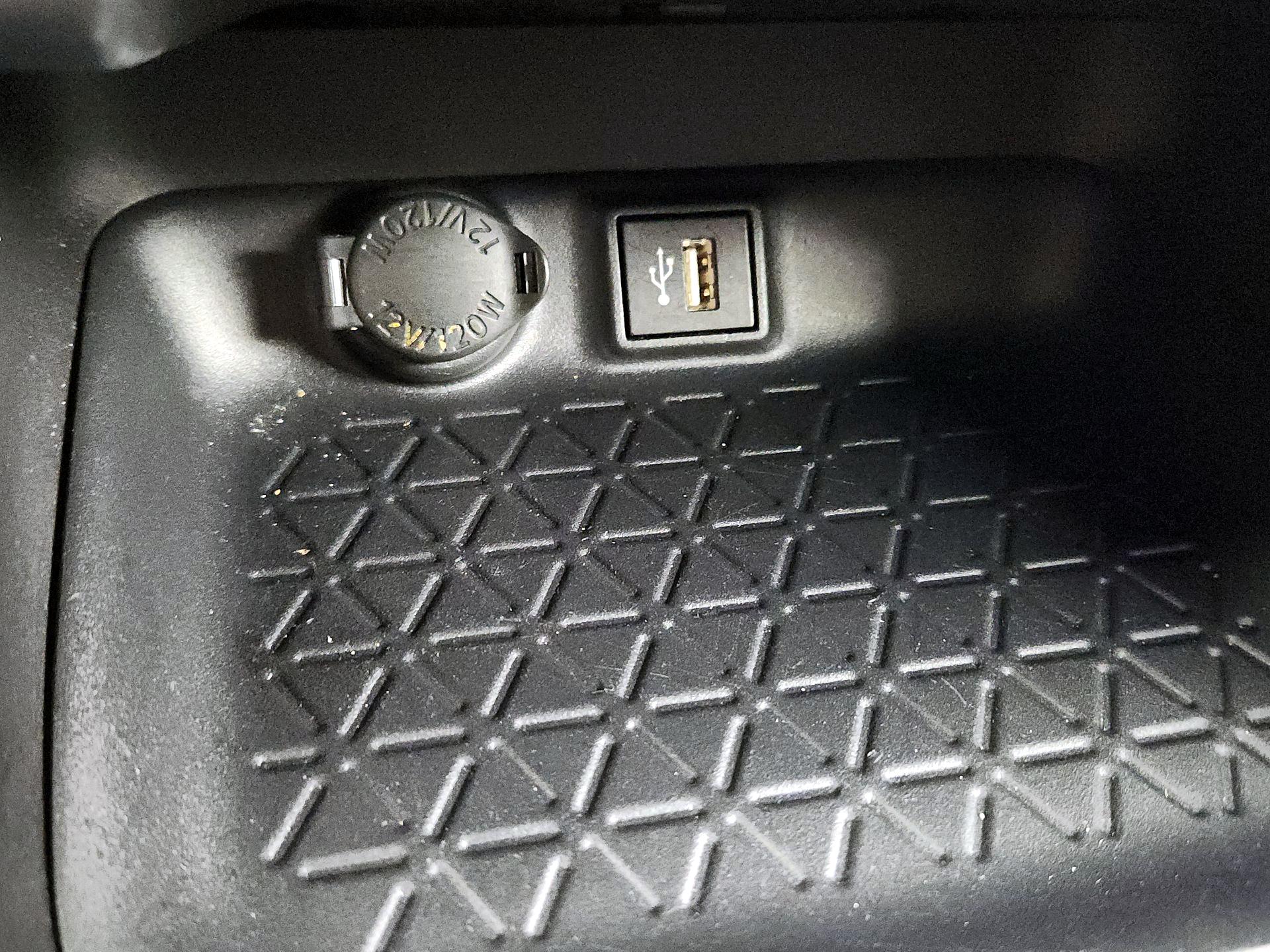 Thumbnail: 2025 Toyota RAV4 - 18