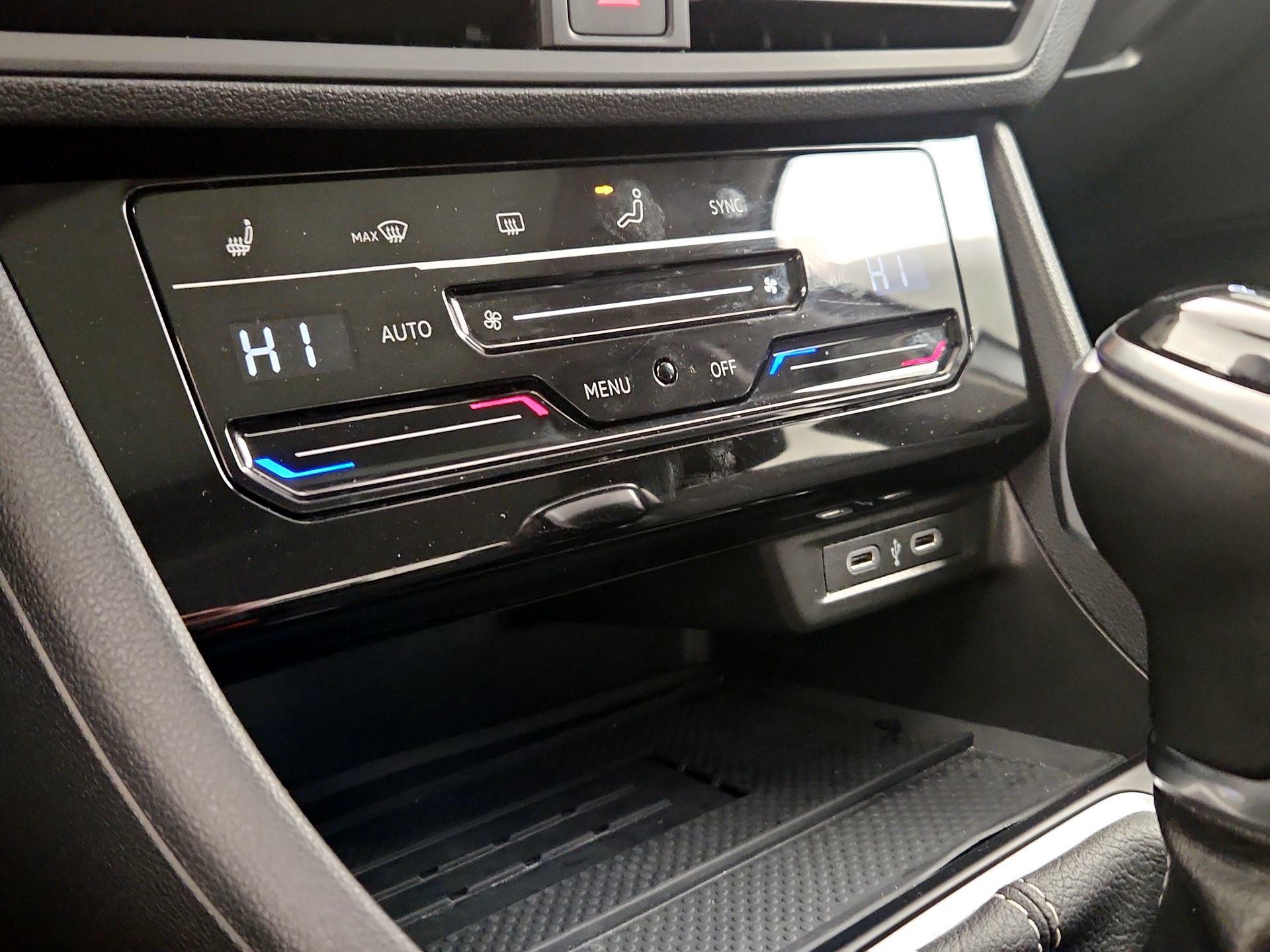 Thumbnail: 2025 Volkswagen Jetta - 16