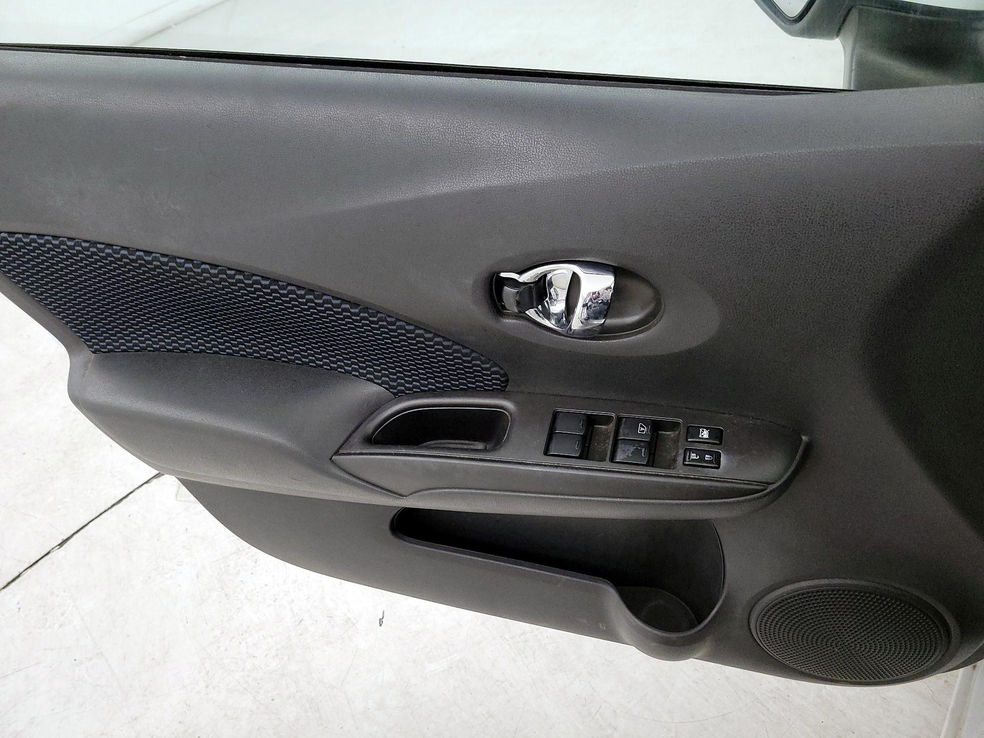 Thumbnail: 2016 Nissan Versa Note - 12