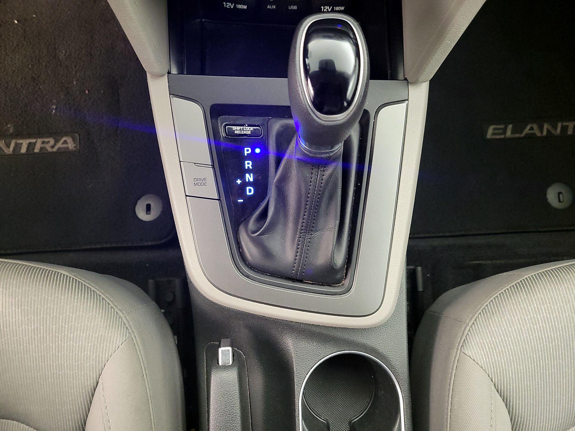 Thumbnail: 2018 Hyundai Elantra - 16