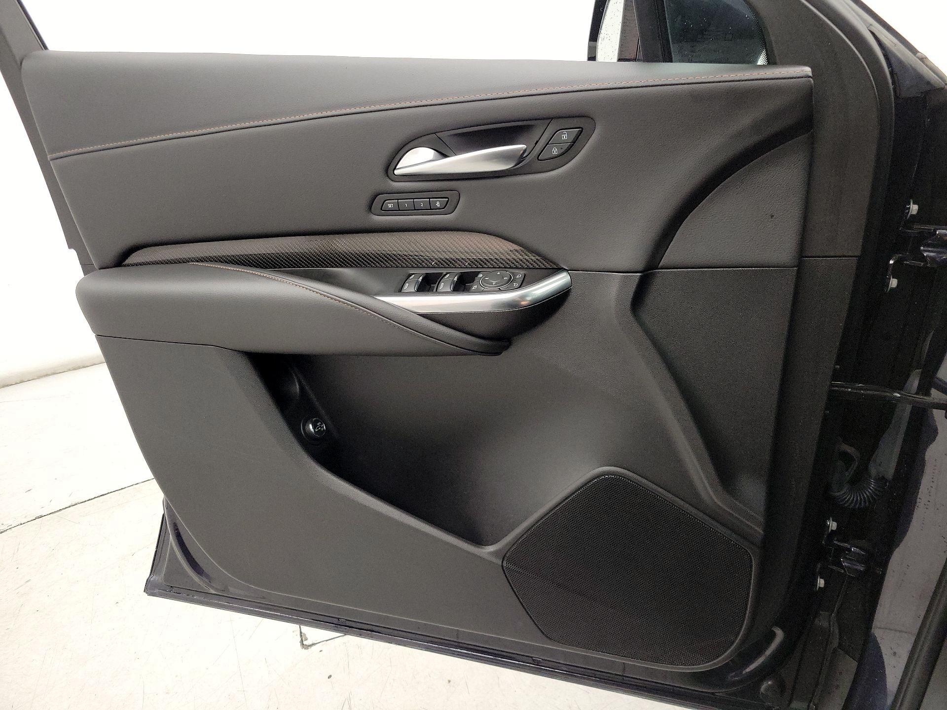 Thumbnail: 2023 Cadillac XT4 - 12