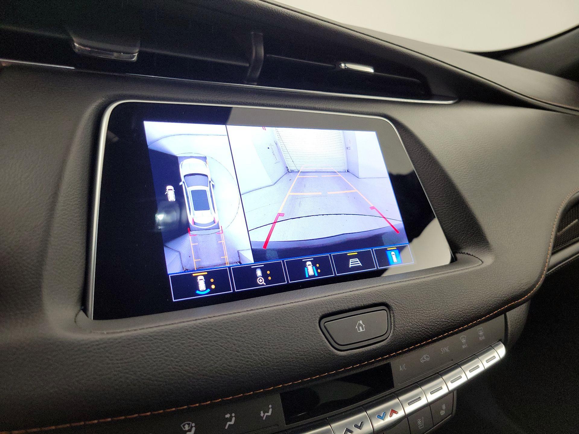 Thumbnail: 2023 Cadillac XT4 - 14