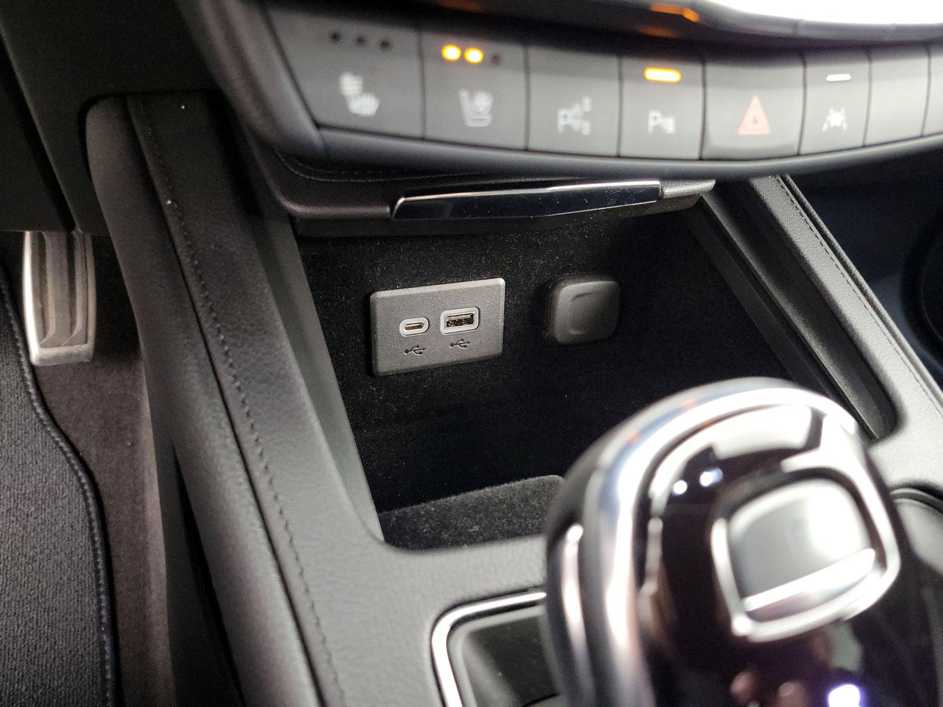 Thumbnail: 2023 Cadillac XT4 - 18