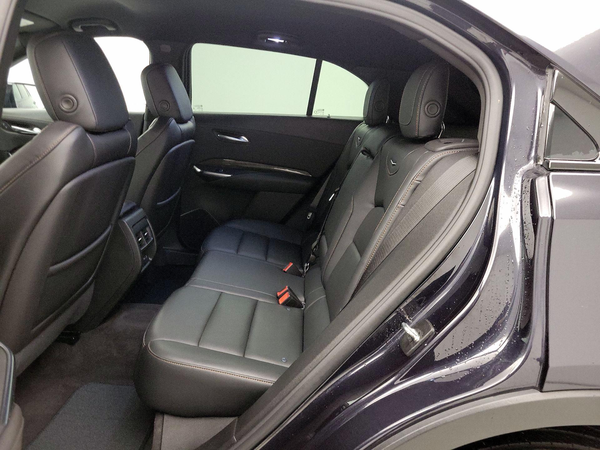 Thumbnail: 2023 Cadillac XT4 - 19