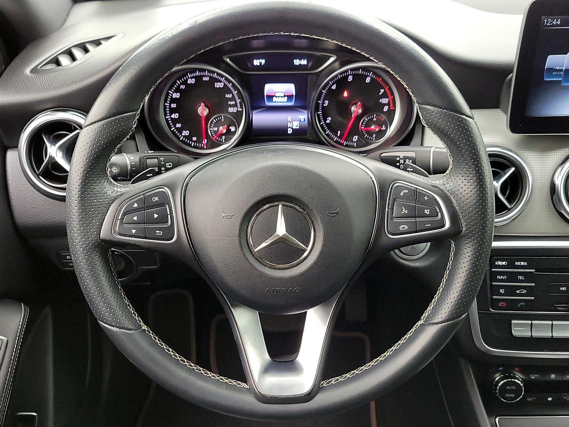 Thumbnail: 2018 Mercedes-Benz GLA - 10