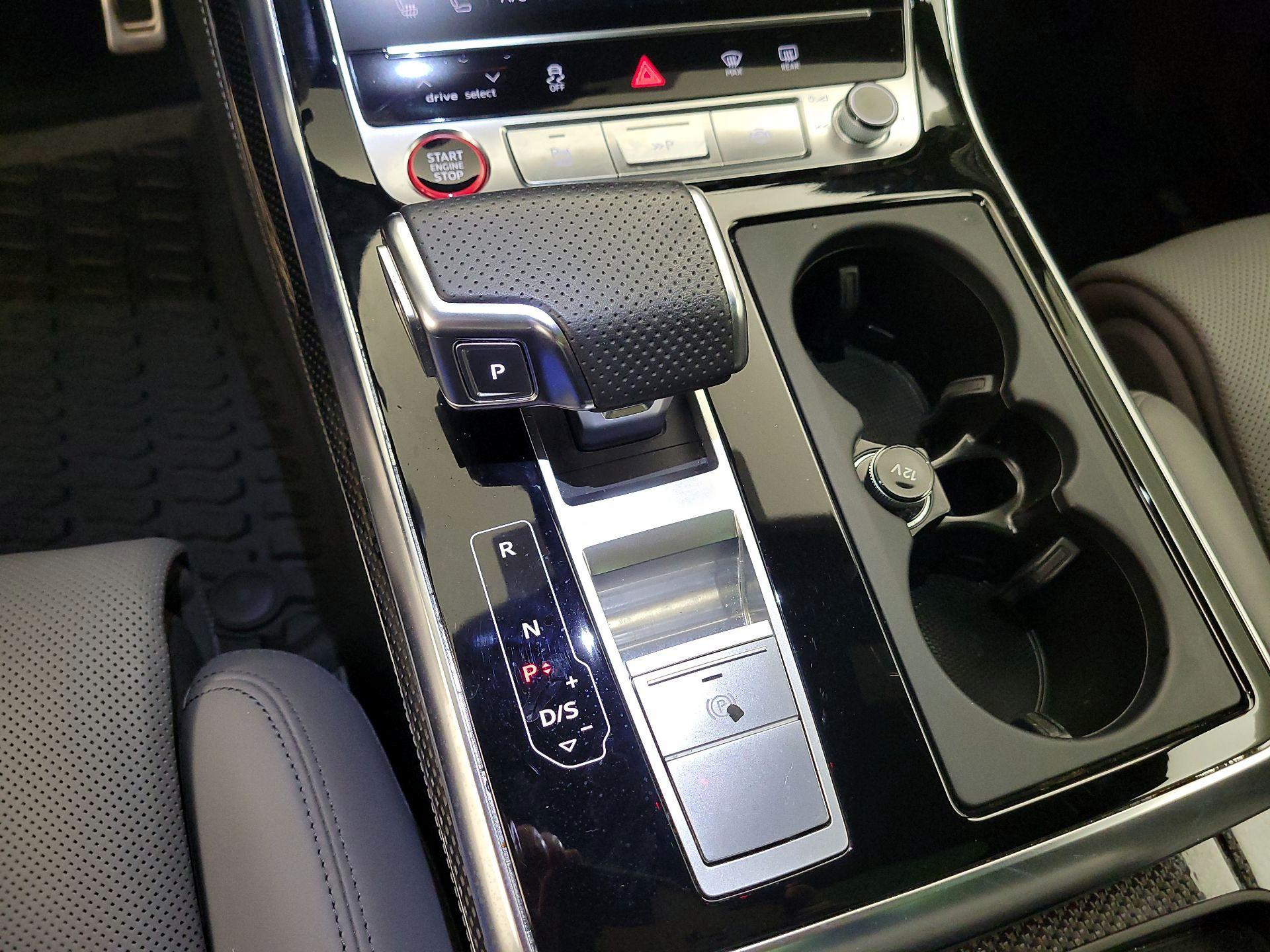 Thumbnail: 2023 Audi SQ8 - 15