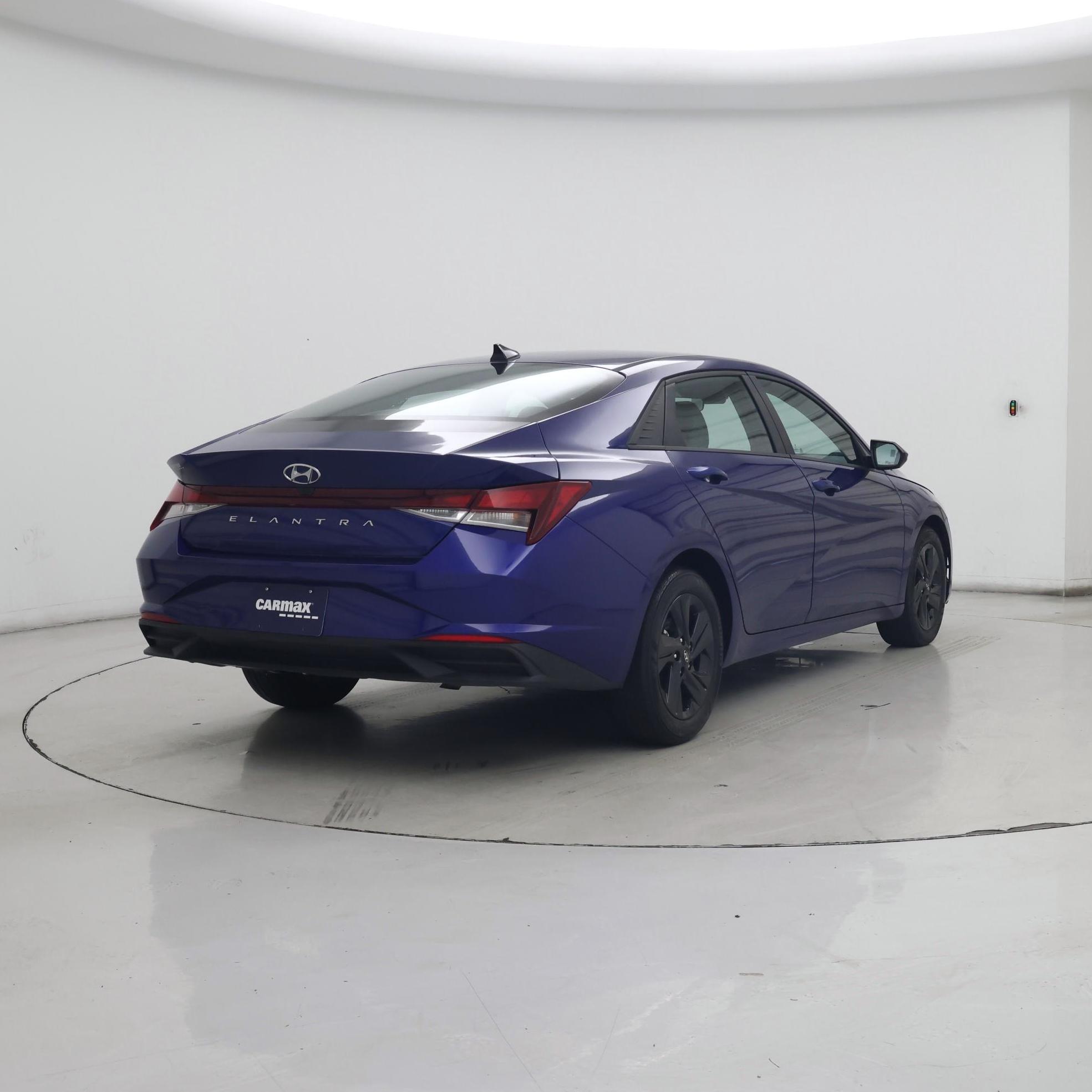 Thumbnail: 2023 Hyundai Elantra - 8