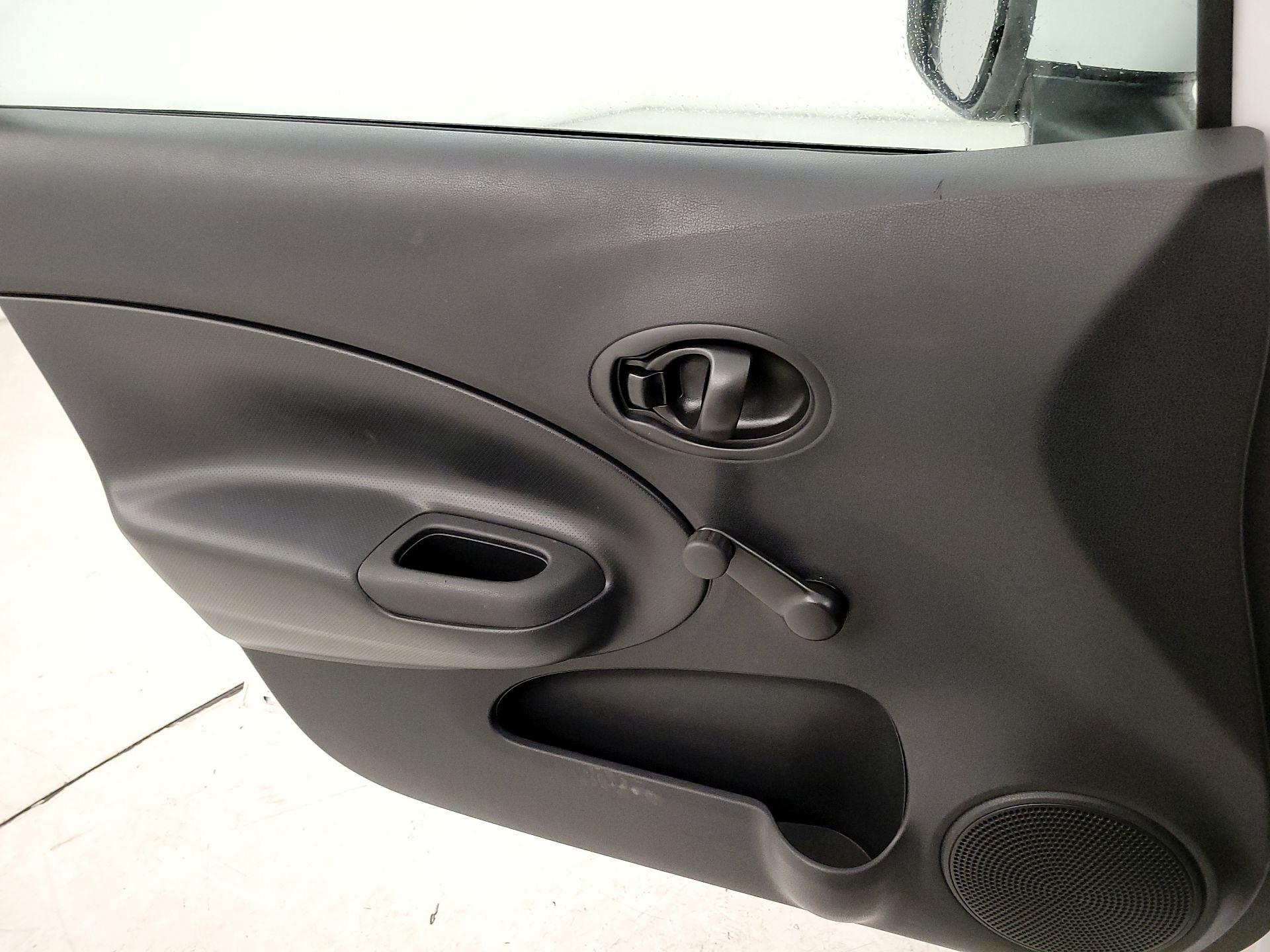 Thumbnail: 2017 Nissan Versa Note - 12