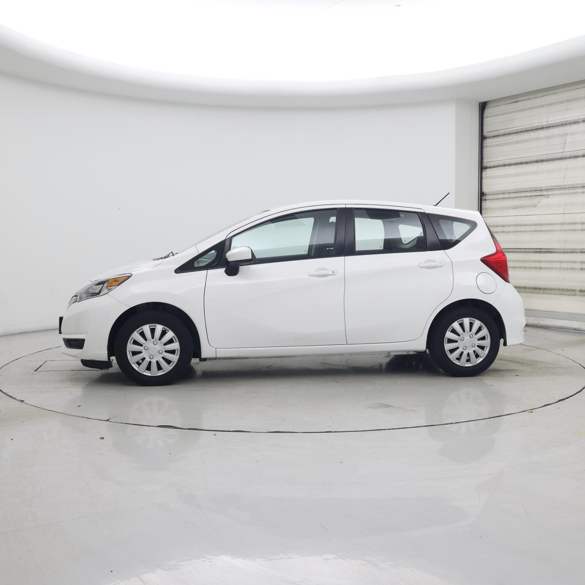 Thumbnail: 2017 Nissan Versa Note - 3