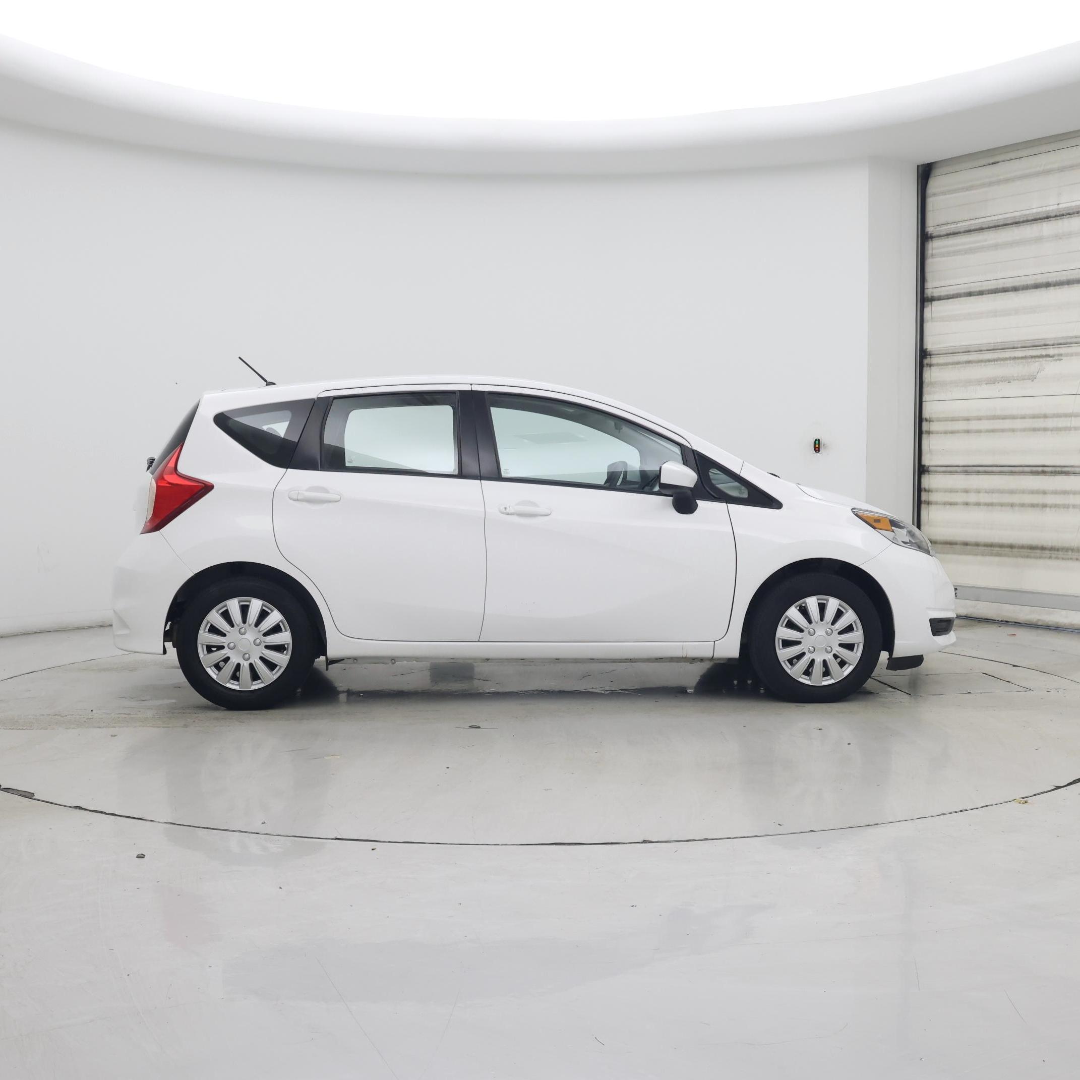 Thumbnail: 2017 Nissan Versa Note - 7