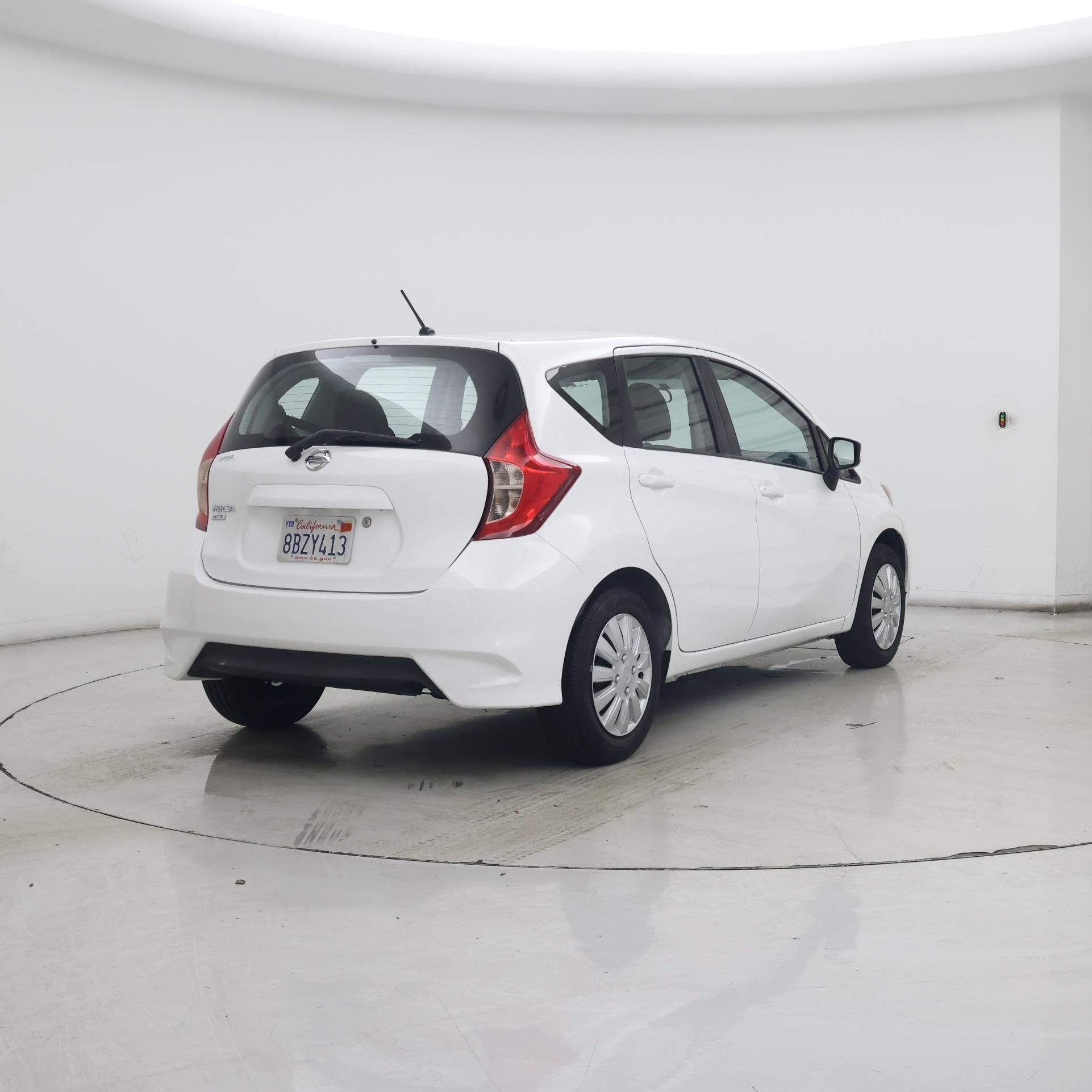 Thumbnail: 2017 Nissan Versa Note - 8
