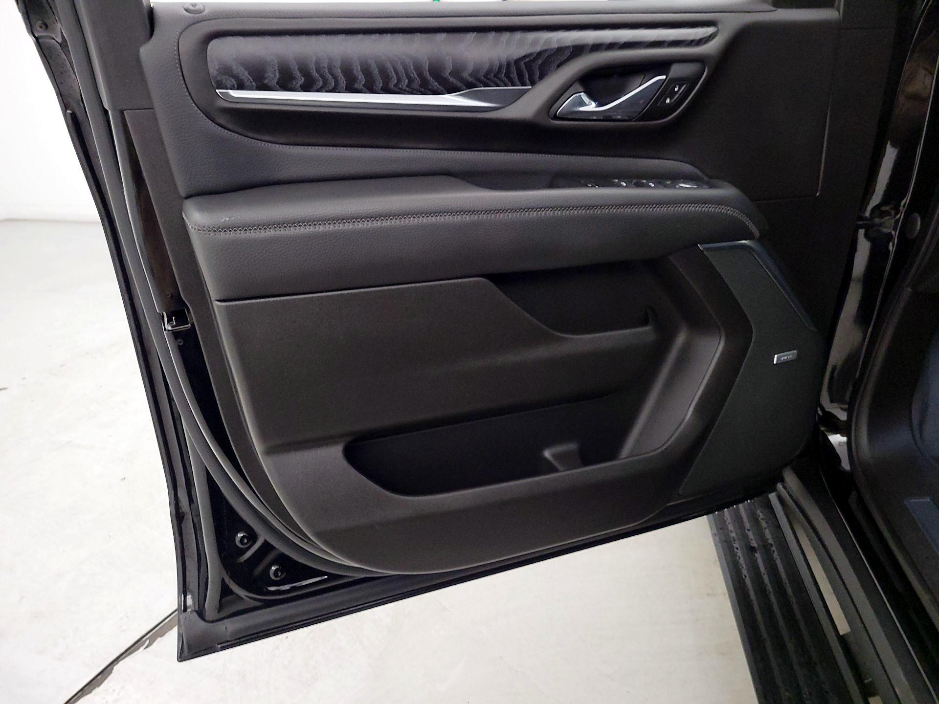 Thumbnail: 2021 GMC Yukon XL - 12