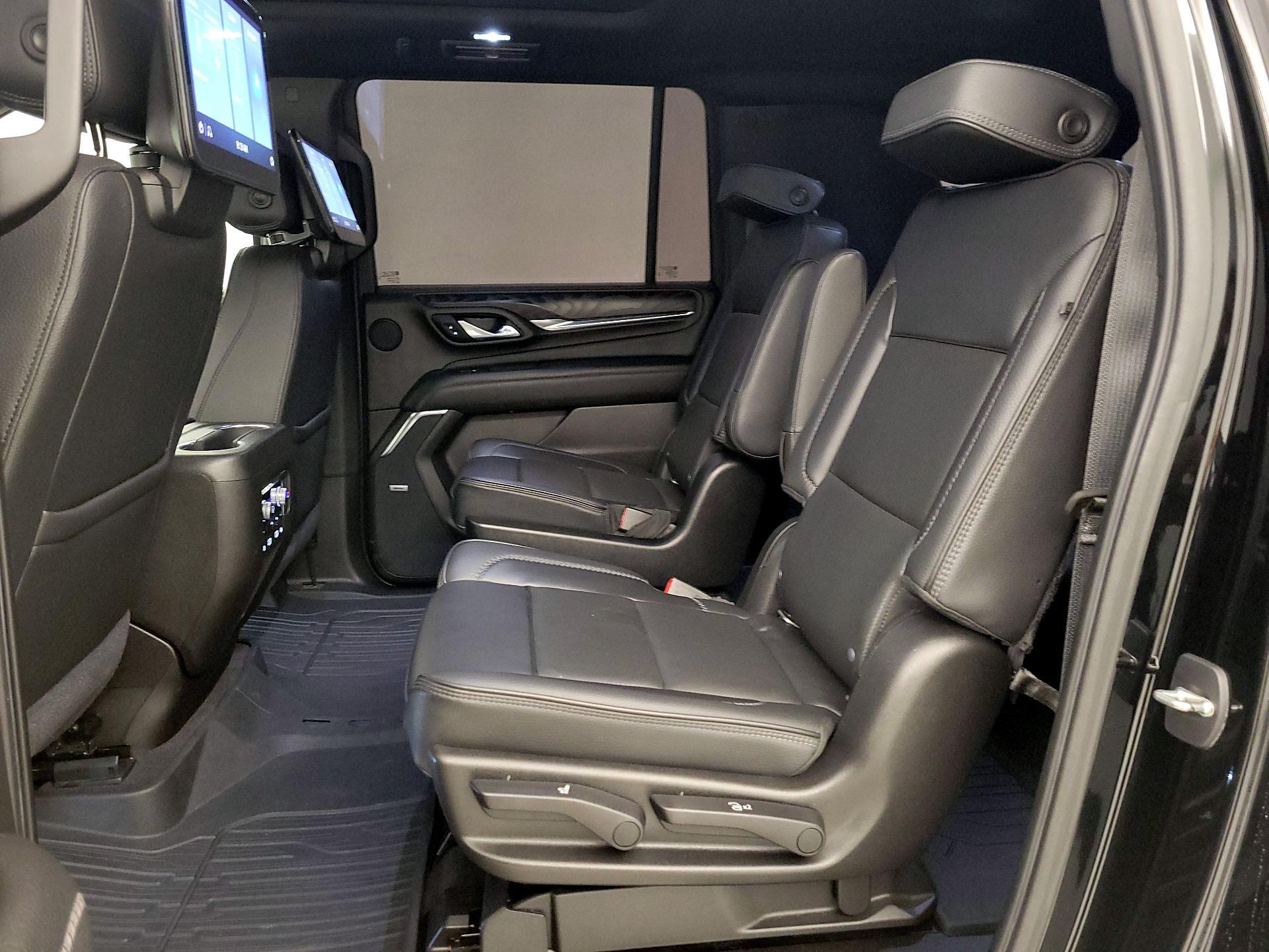 Thumbnail: 2021 GMC Yukon XL - 17