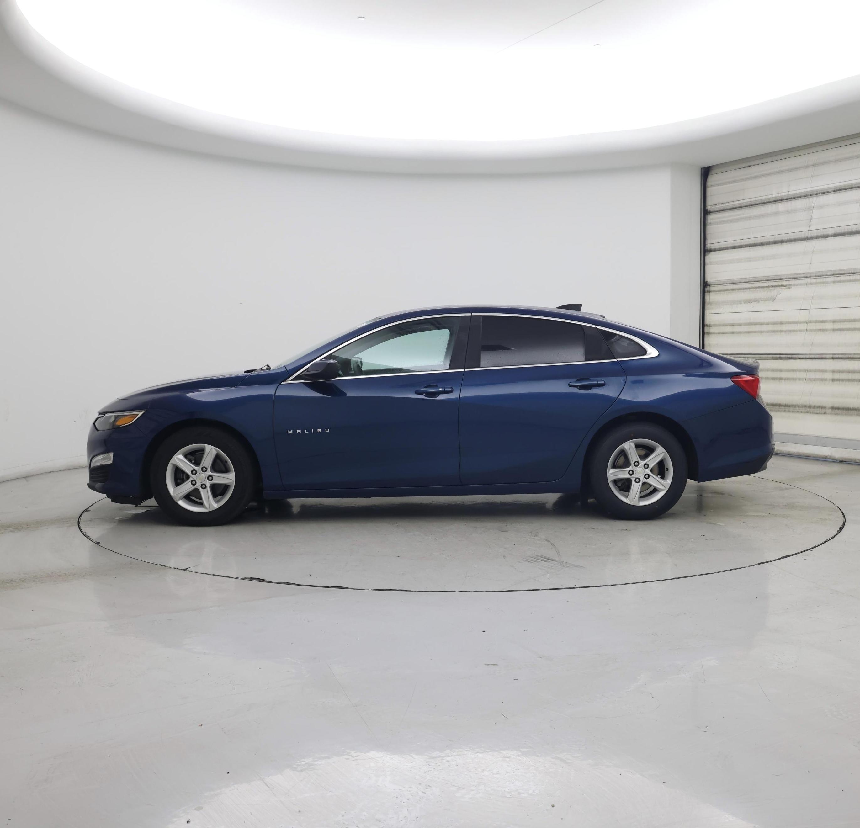 Thumbnail: 2019 Chevrolet Malibu - 3