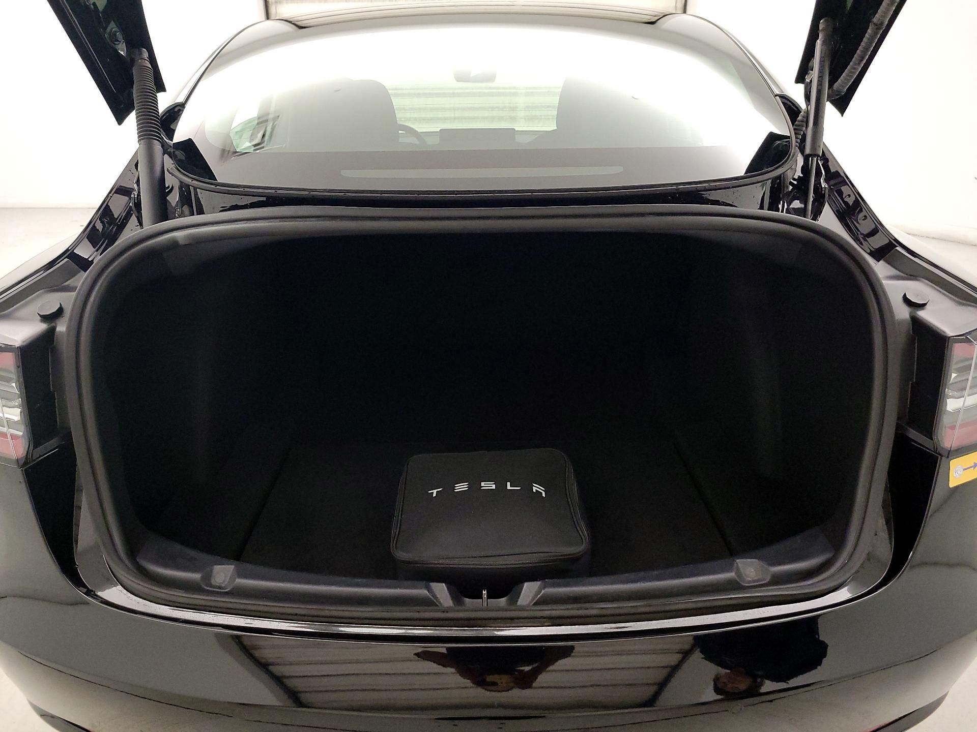 Thumbnail: 2021 Tesla Model 3 - 18