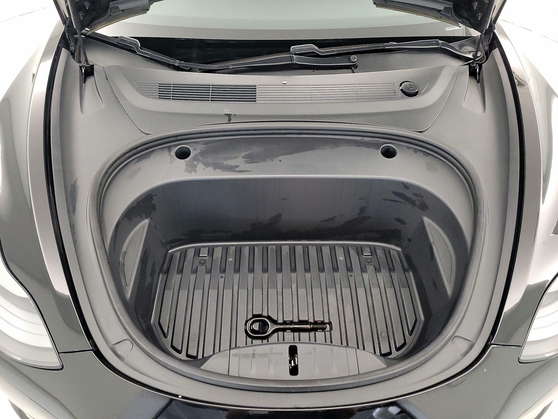 Thumbnail: 2021 Tesla Model 3 - 19