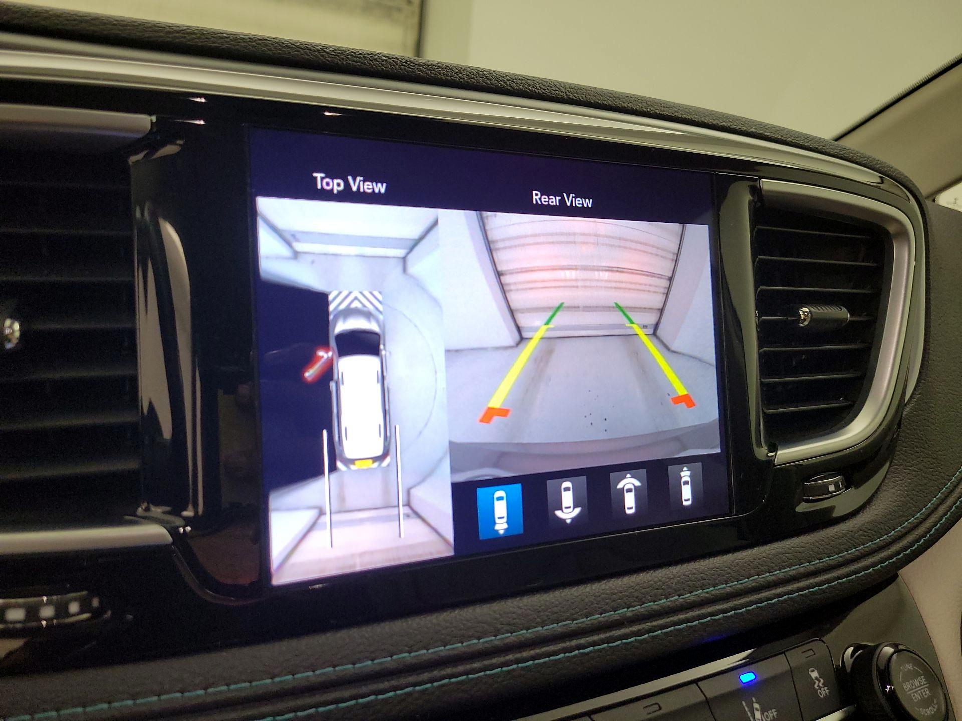 Thumbnail: 2018 Chrysler Pacifica - 13