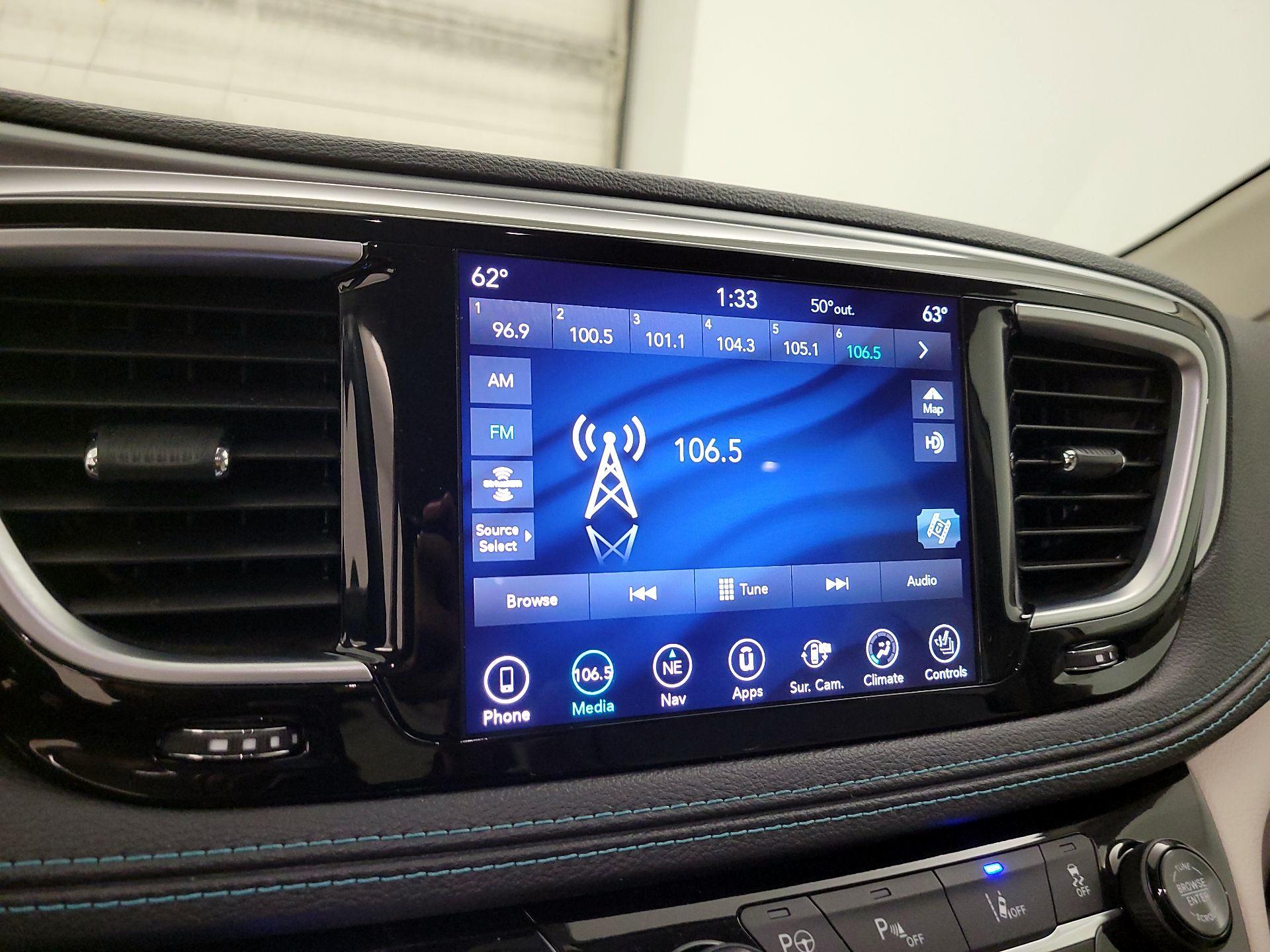 Thumbnail: 2018 Chrysler Pacifica - 14