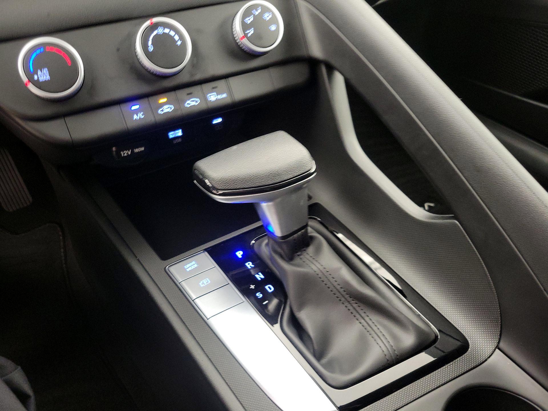 Thumbnail: 2025 Hyundai Elantra - 17