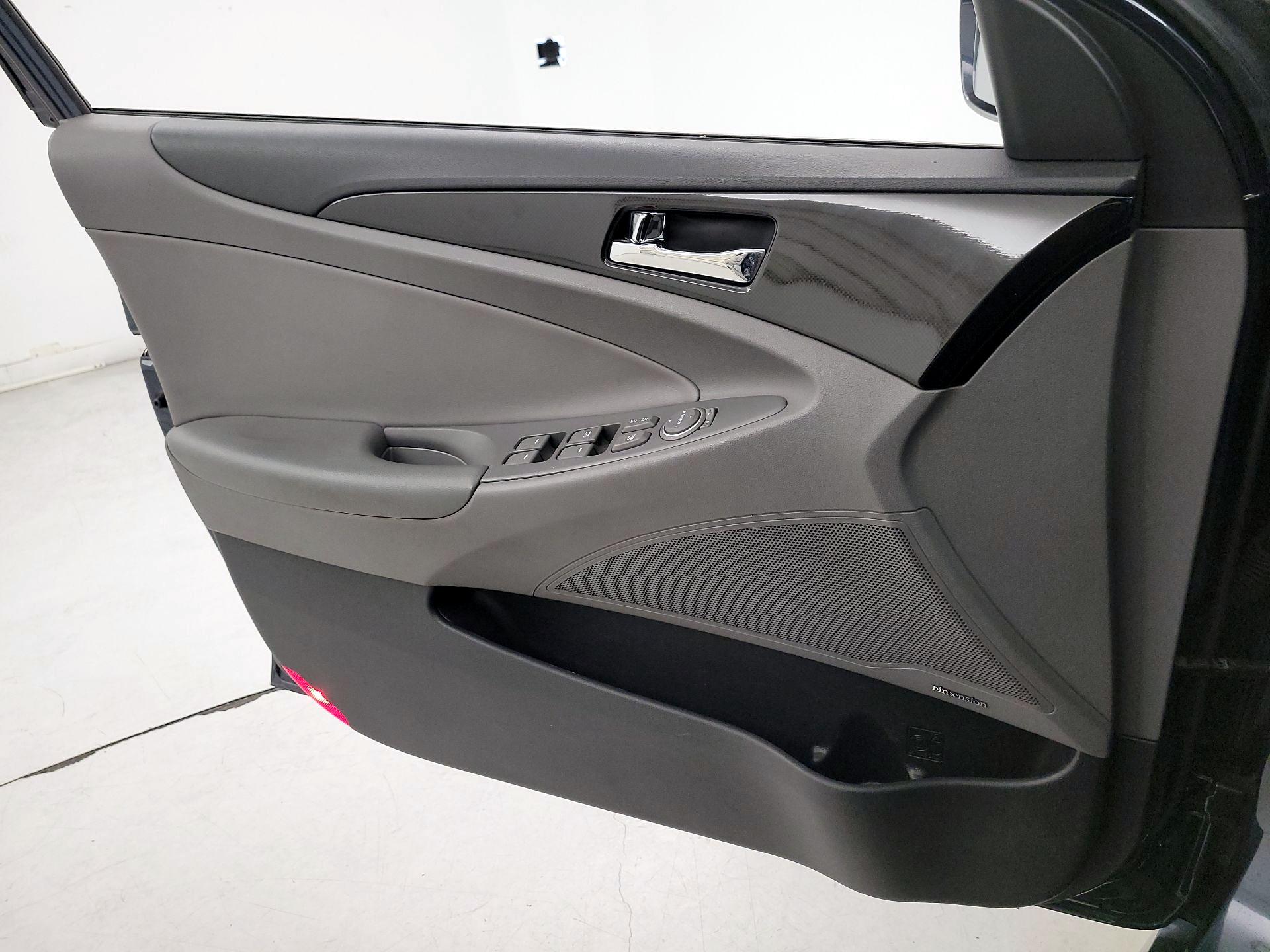 Thumbnail: 2014 Hyundai Sonata - 12