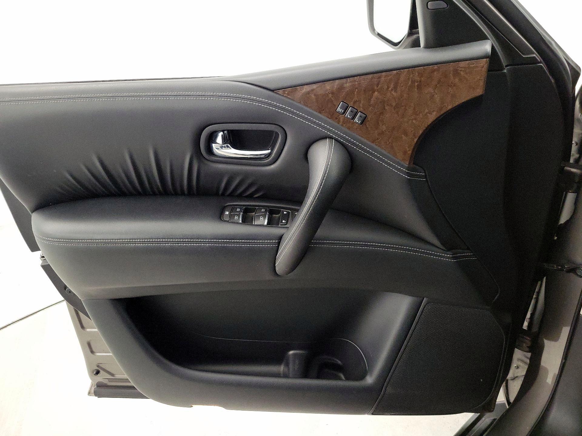 Thumbnail: 2017 INFINITI QX80 - 12