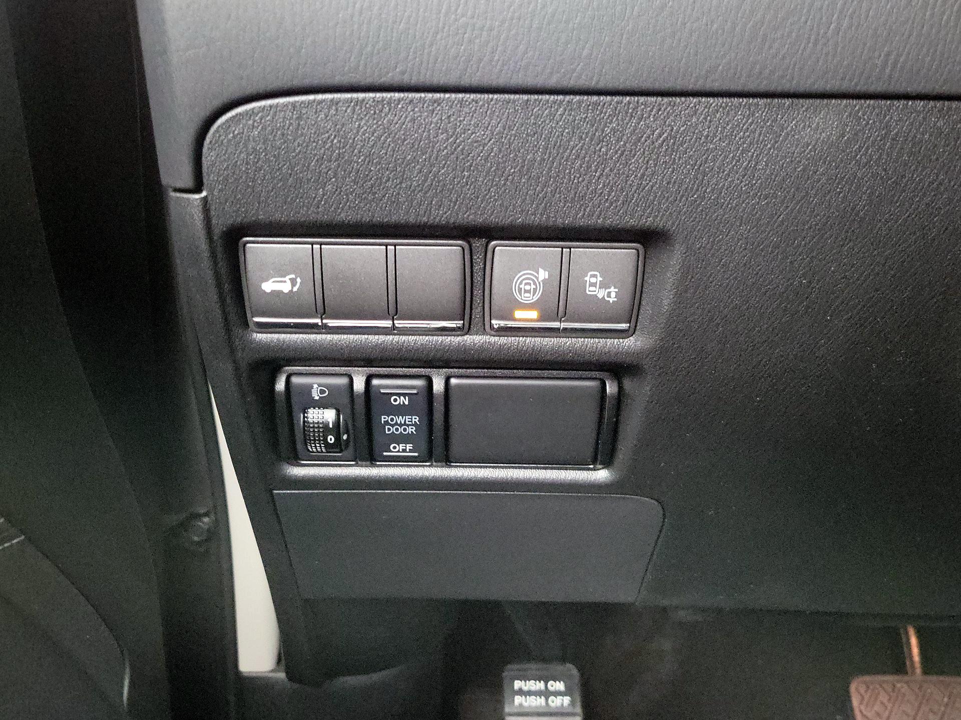 Thumbnail: 2017 INFINITI QX80 - 13