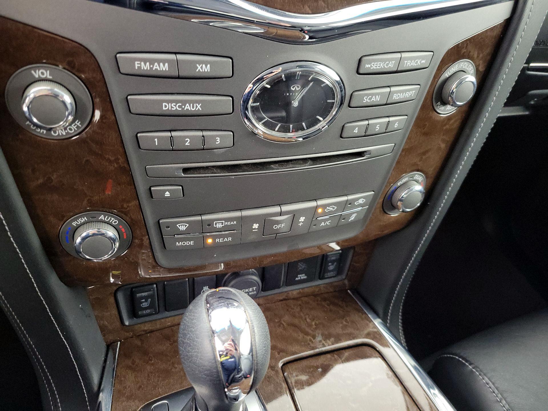 Thumbnail: 2017 INFINITI QX80 - 17