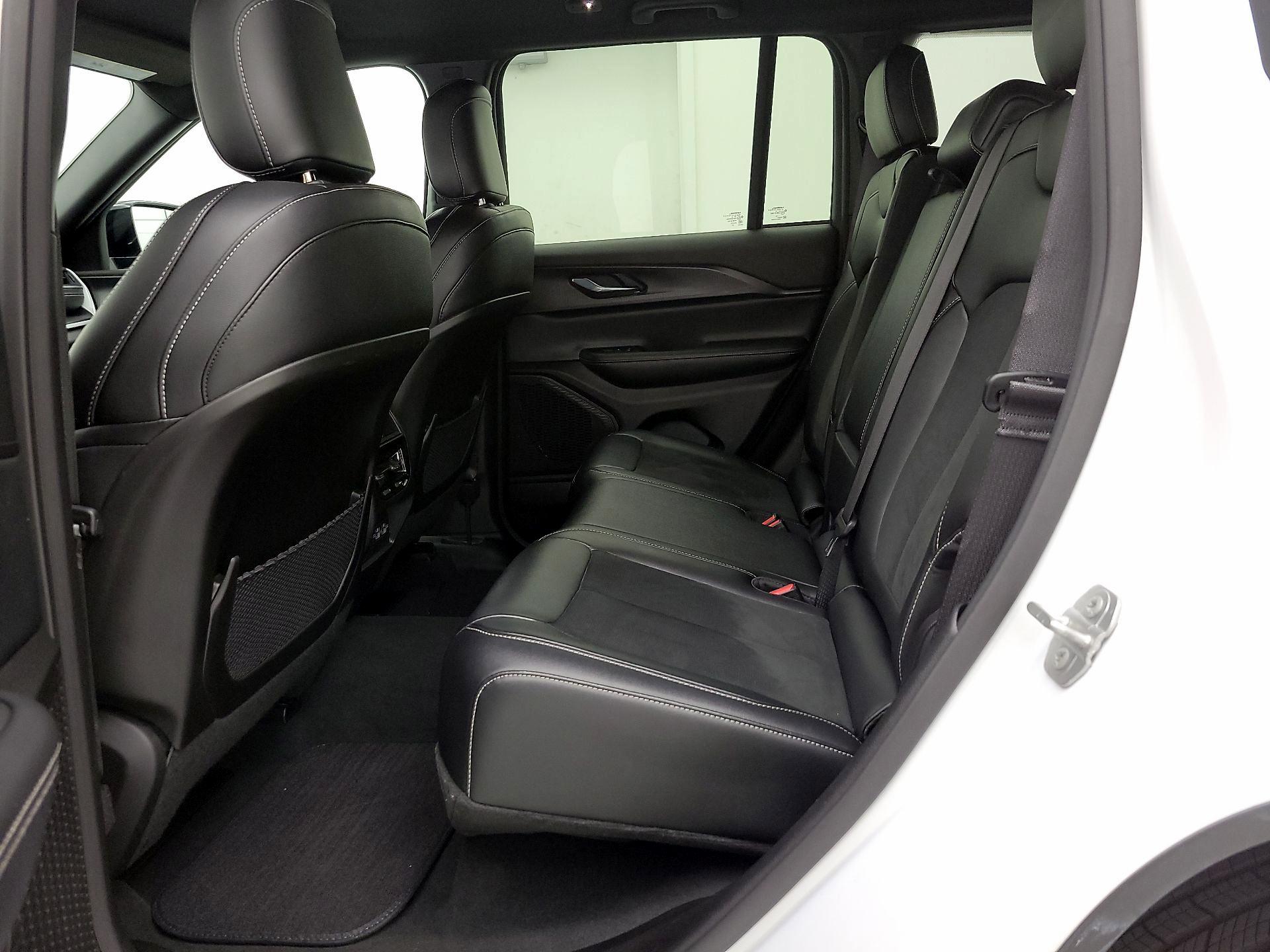 Thumbnail: 2024 Jeep Grand Cherokee - 19