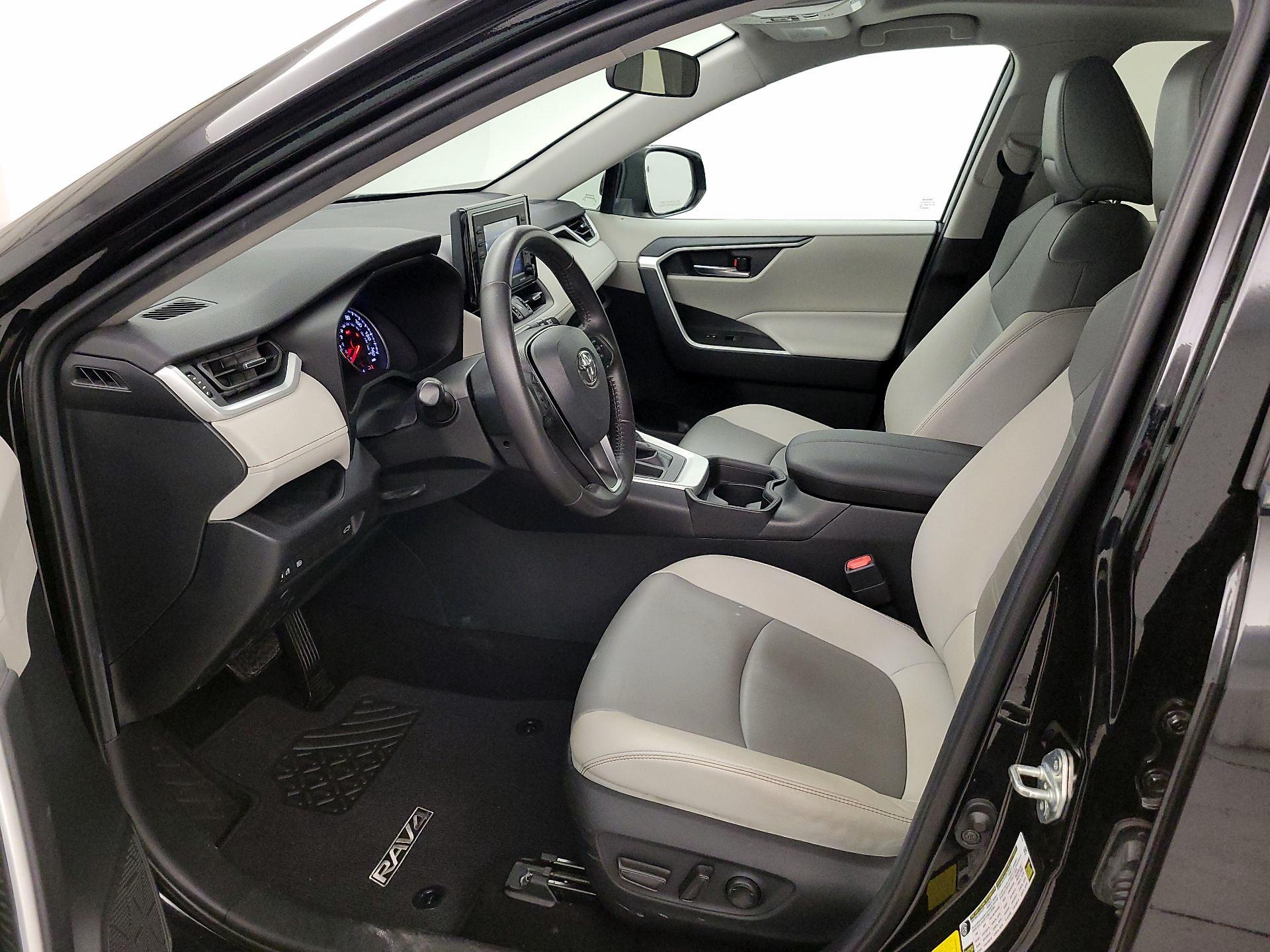 Thumbnail: 2021 Toyota RAV4 - 11