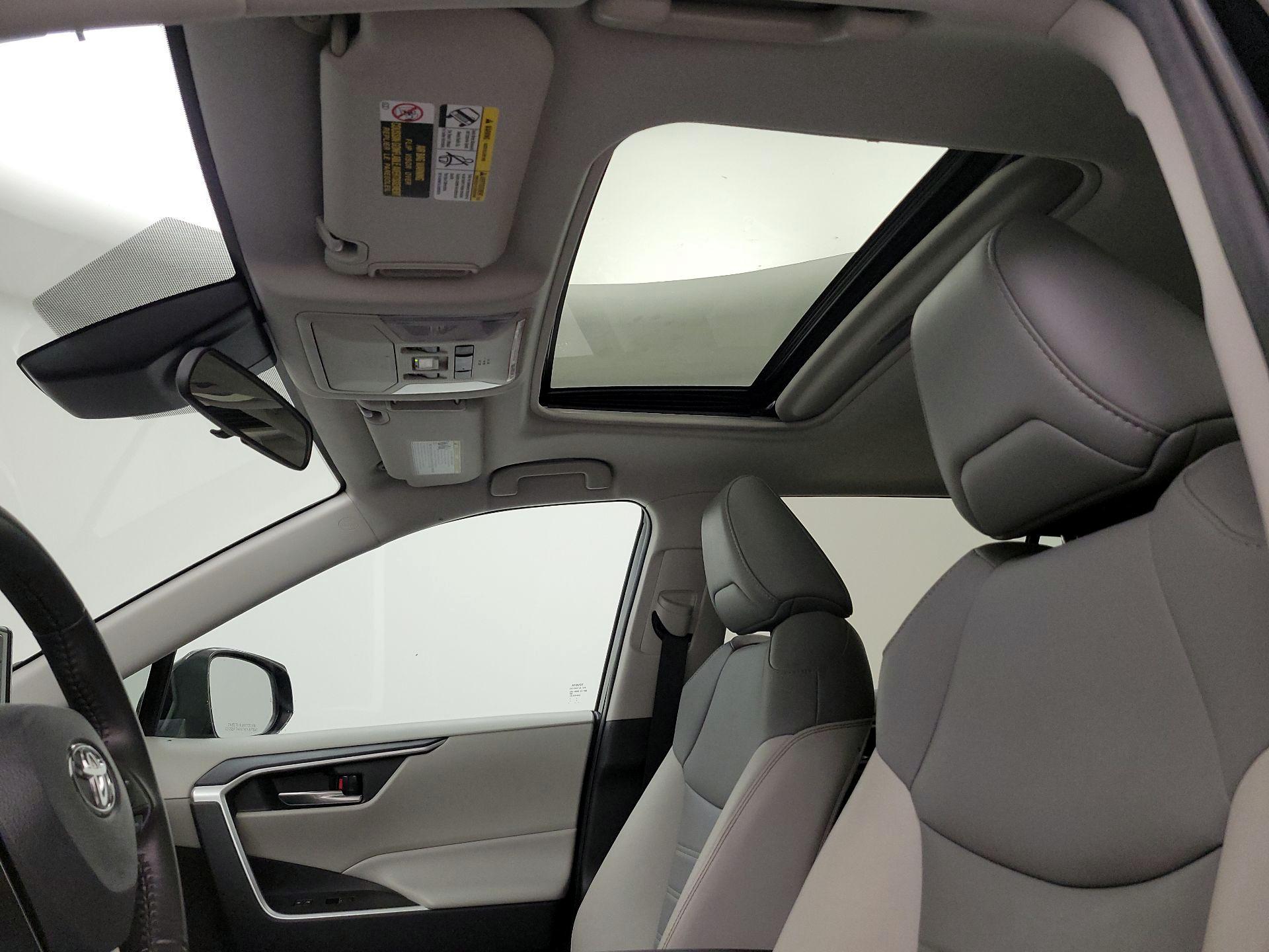 Thumbnail: 2021 Toyota RAV4 - 20