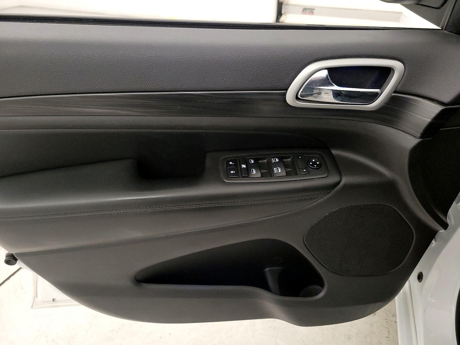 2019 Jeep Grand Cherokee Altitude - Photo 13