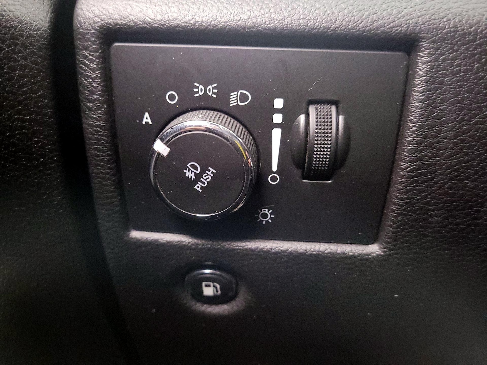 2019 Jeep Grand Cherokee Altitude - Photo 14