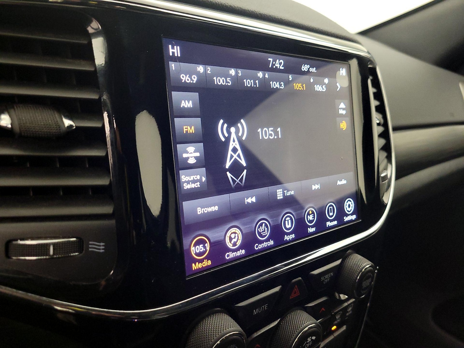 2019 Jeep Grand Cherokee Altitude - Photo 17