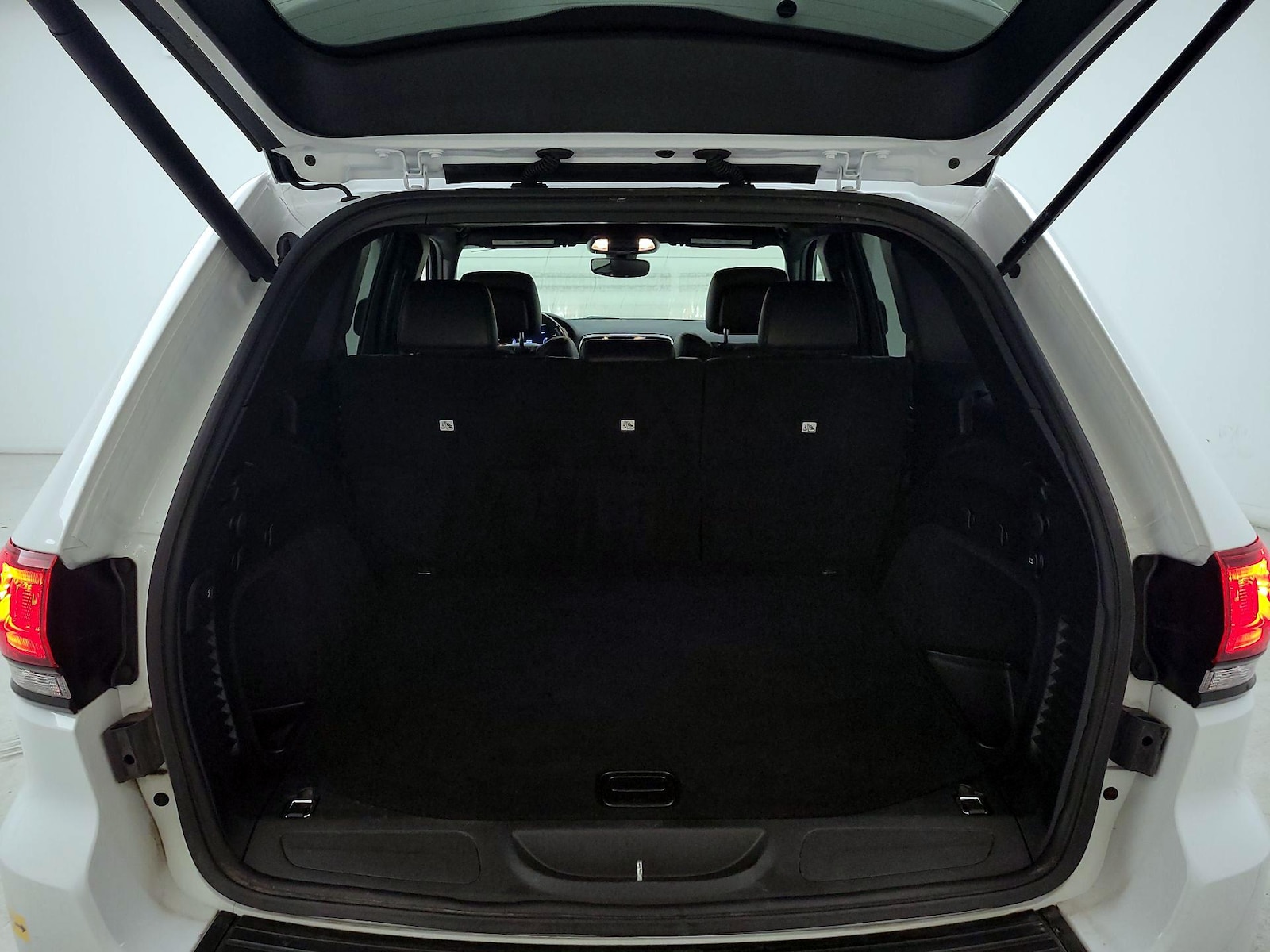 2019 Jeep Grand Cherokee Altitude - Photo 22