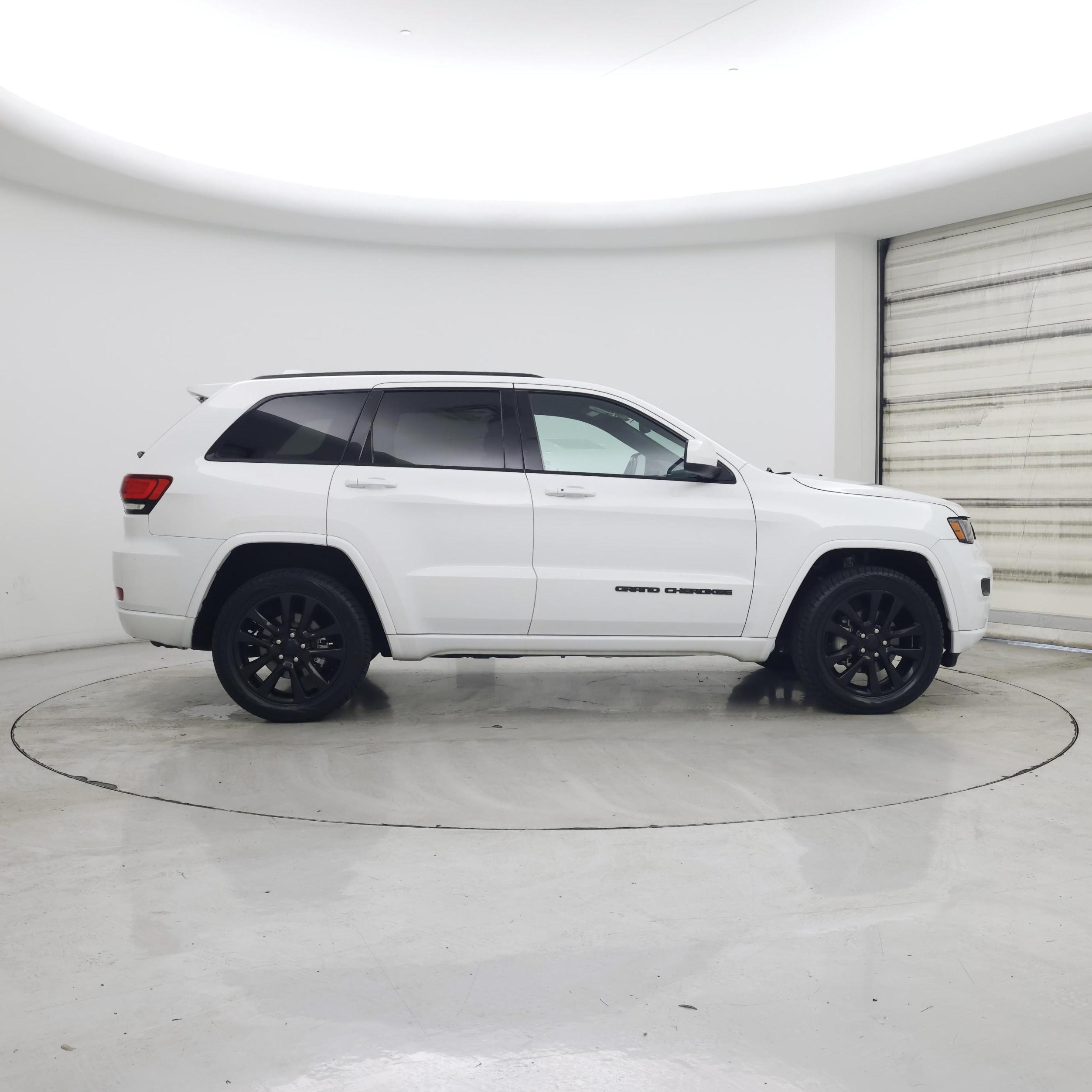 Thumbnail: 2019 Jeep Grand Cherokee - 7