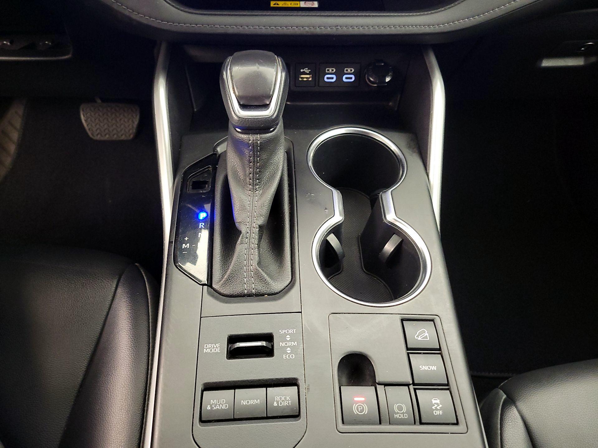 Thumbnail: 2023 Toyota Highlander - 17