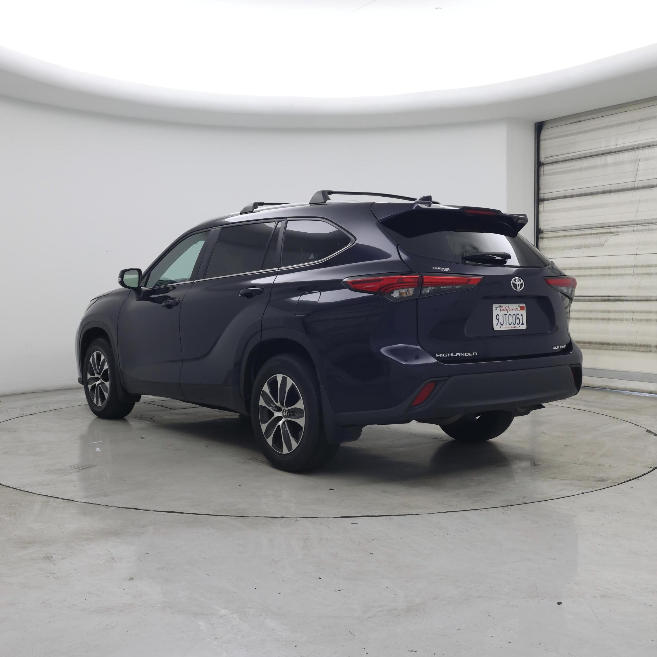 Thumbnail: 2023 Toyota Highlander - 2