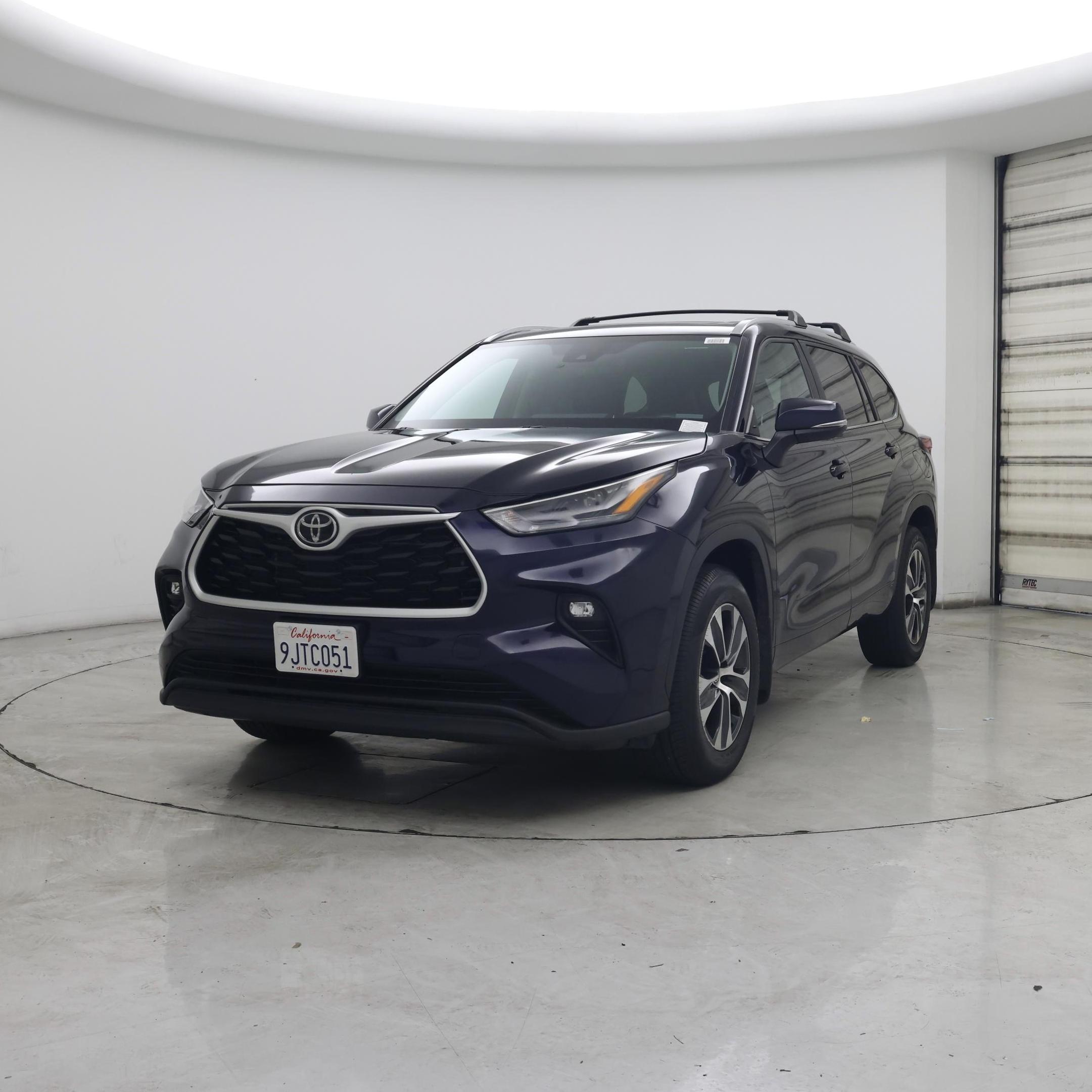 Thumbnail: 2023 Toyota Highlander - 4