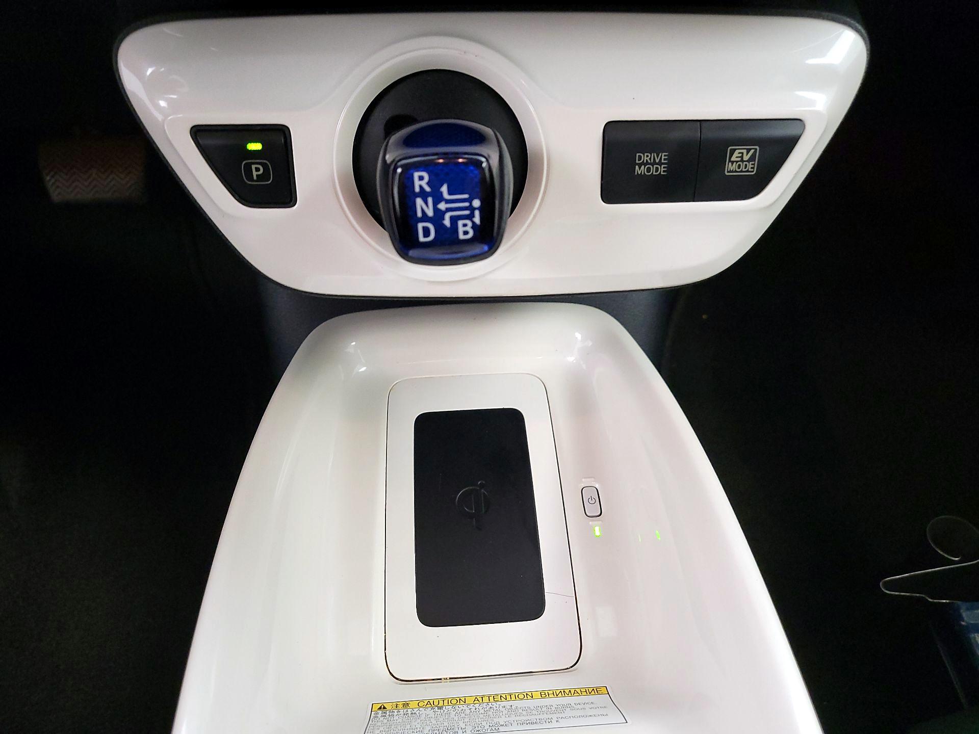 Thumbnail: 2016 Toyota Prius - 16