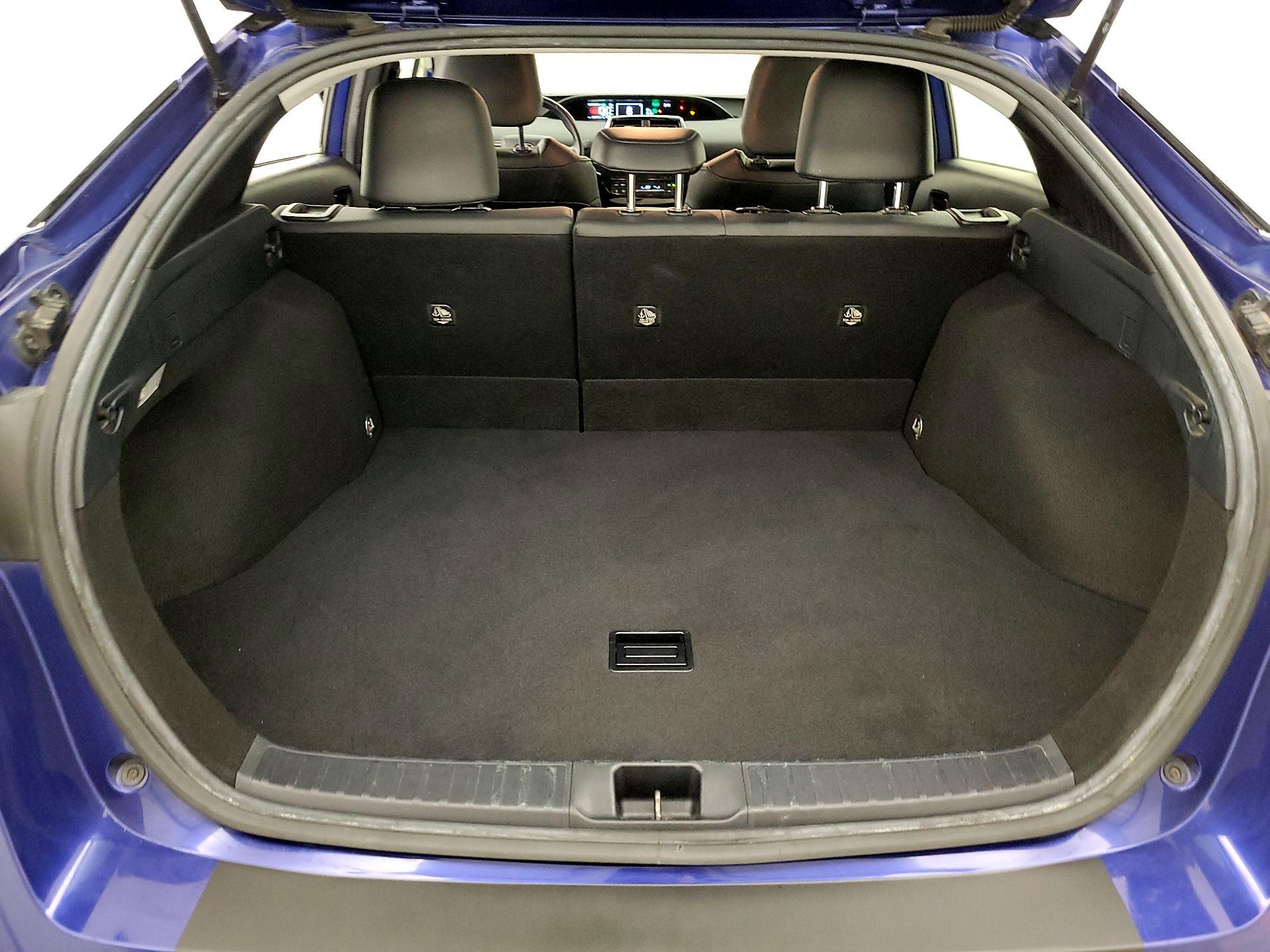 Thumbnail: 2016 Toyota Prius - 18