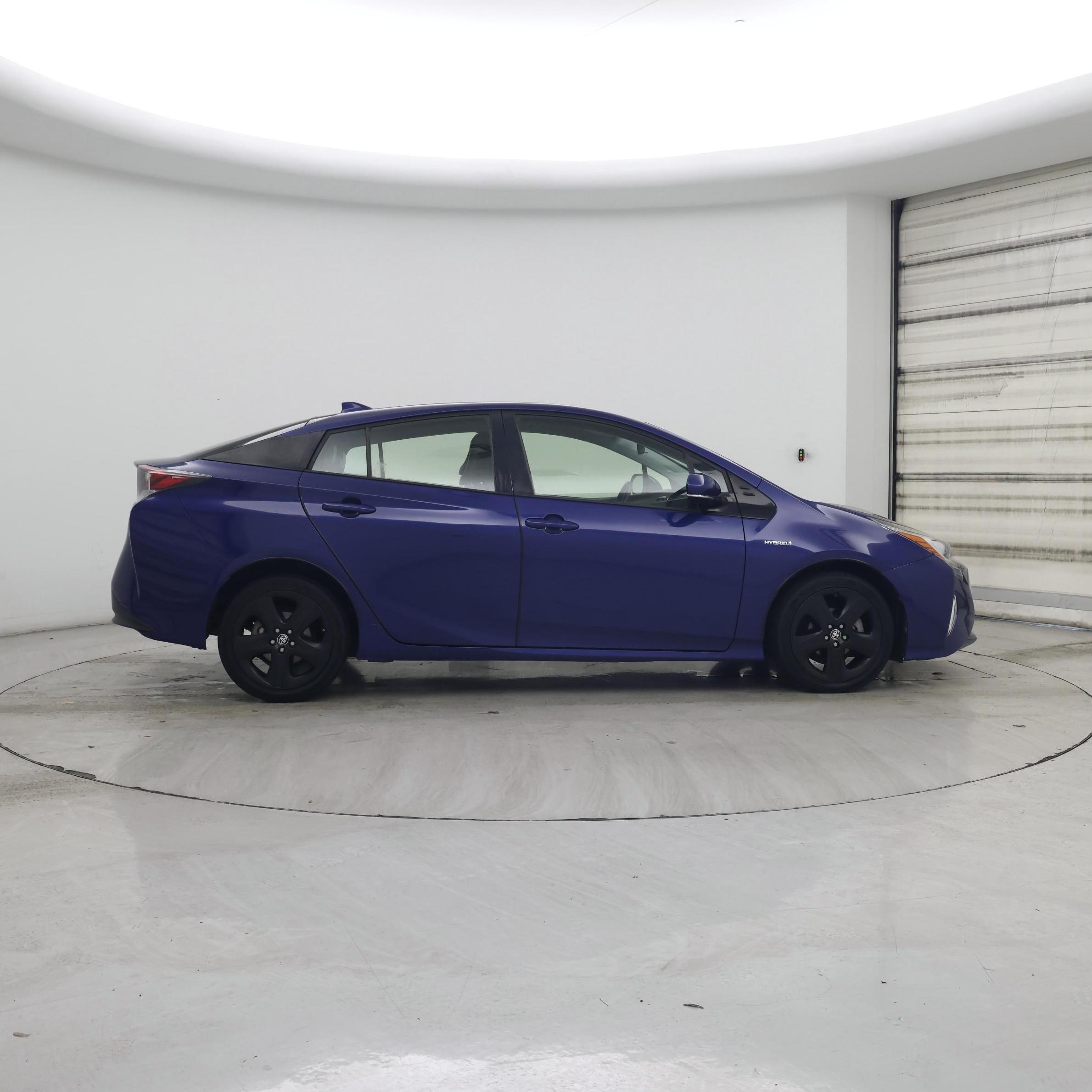 Thumbnail: 2016 Toyota Prius - 7