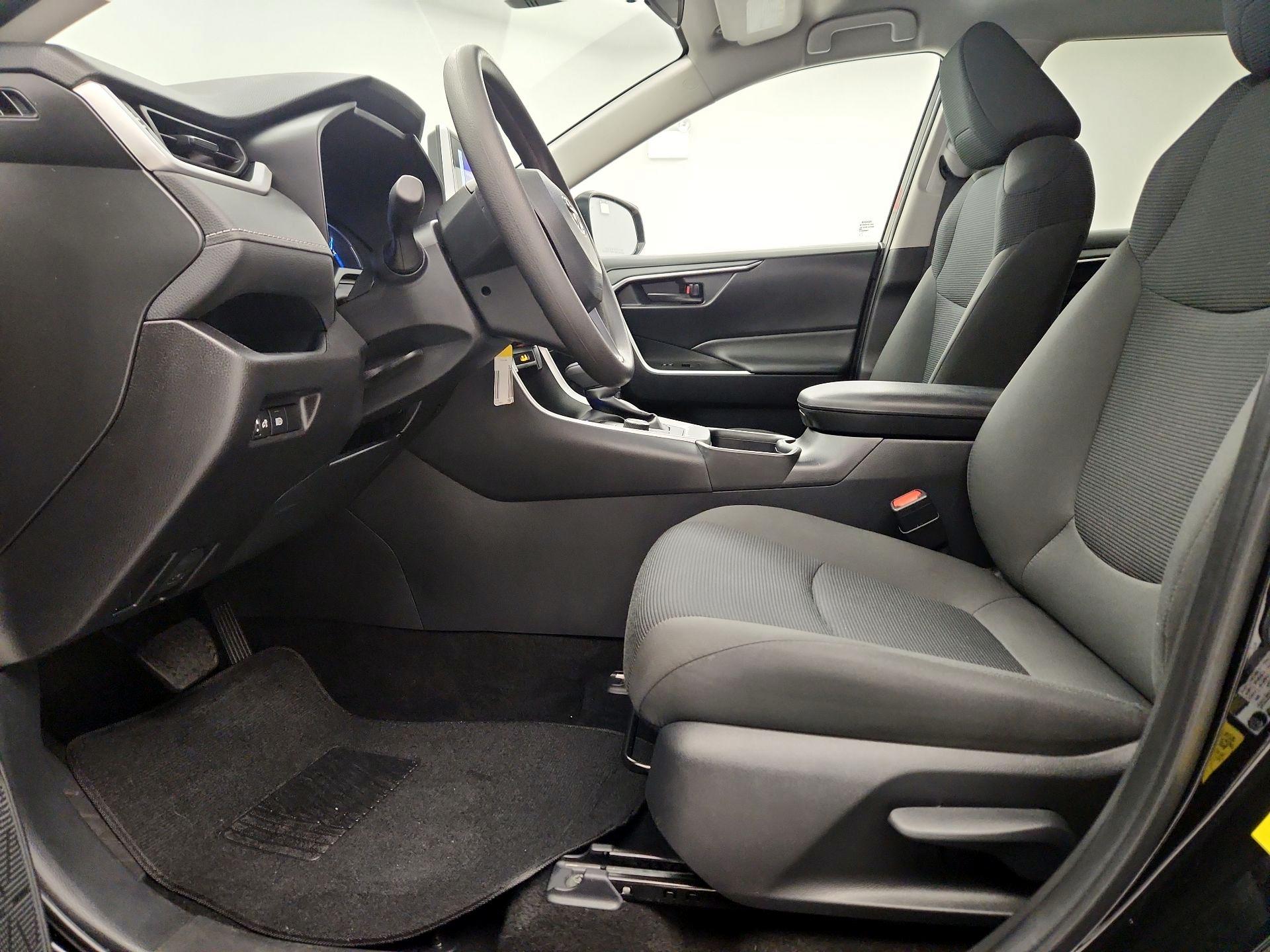 Thumbnail: 2025 Toyota RAV4 - 11