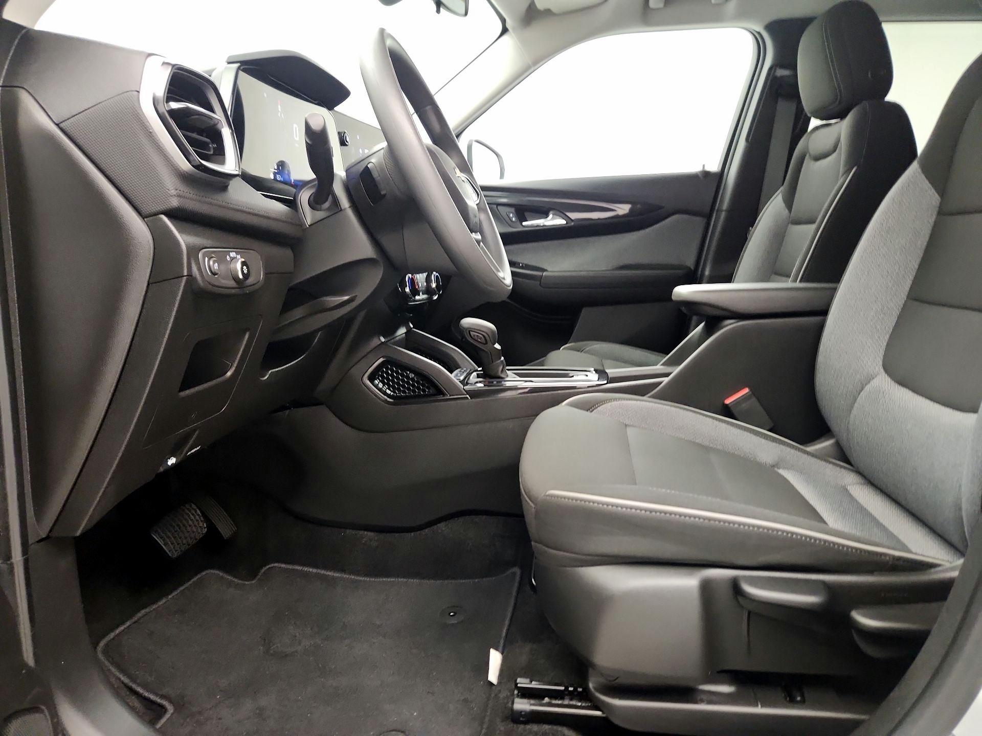 Thumbnail: 2025 Chevrolet TrailBlazer - 11