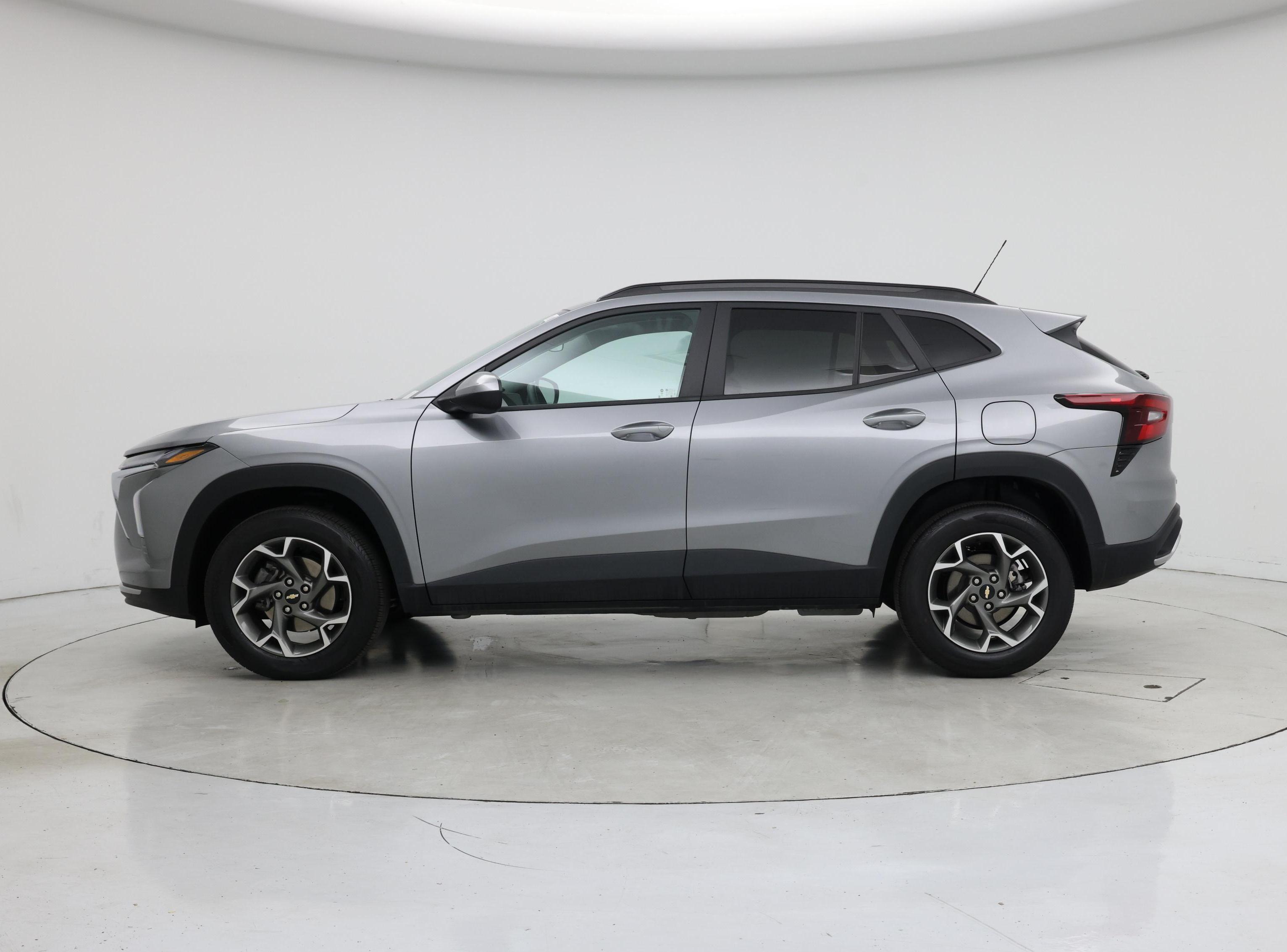 Thumbnail: 2025 Chevrolet Trax - 3