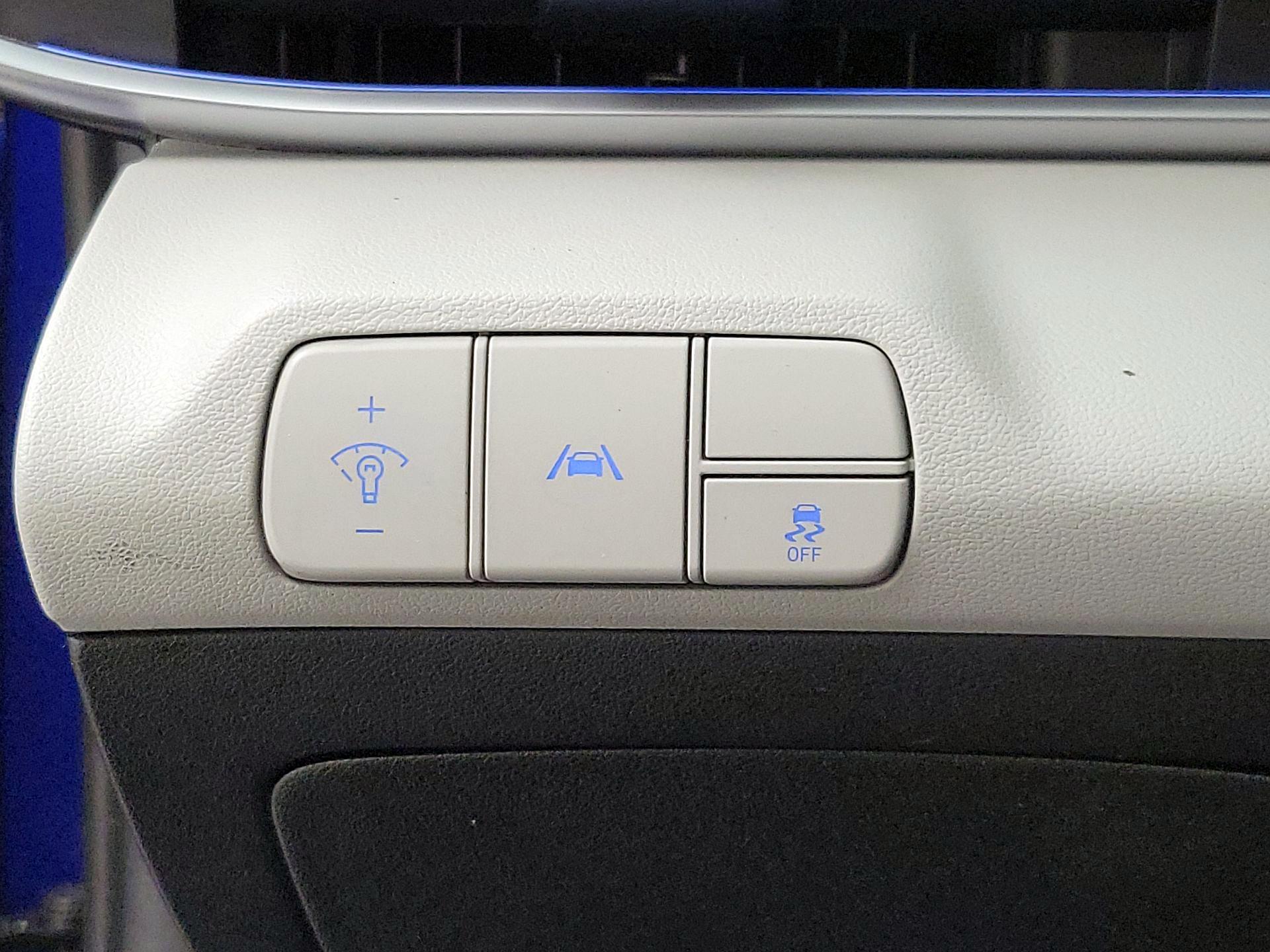 Thumbnail: 2023 Hyundai Elantra - 13