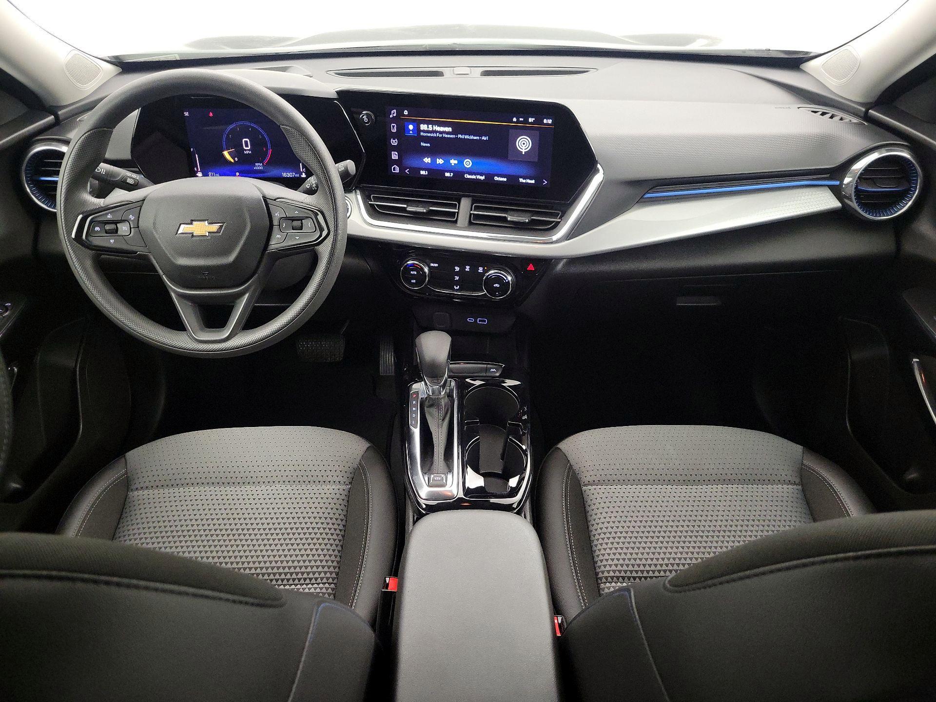 Thumbnail: 2025 Chevrolet Trax - 9