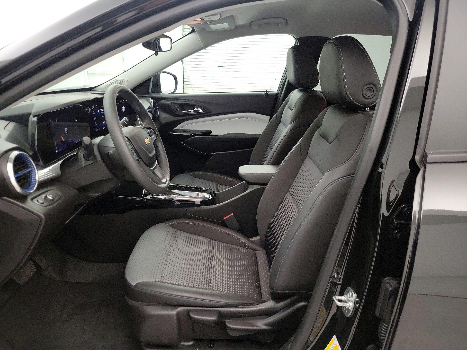 Thumbnail: 2025 Chevrolet Trax - 11