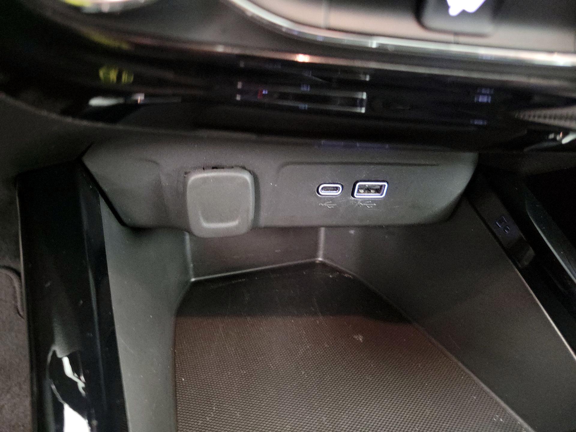 Thumbnail: 2025 Chevrolet Trax - 17